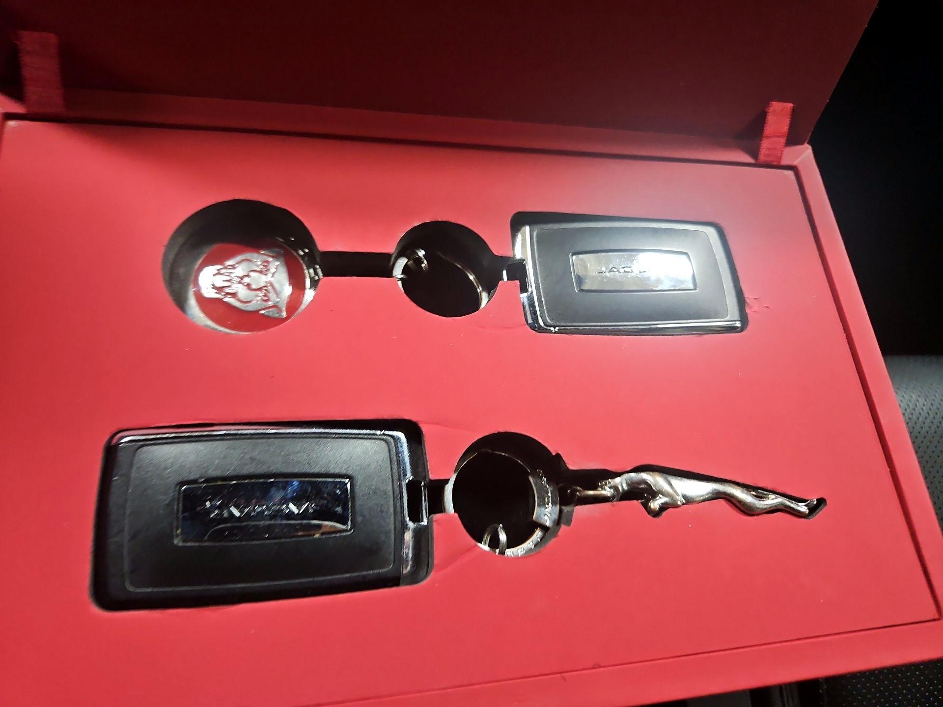 Thumbnail: 2023 Jaguar F-Pace - 20