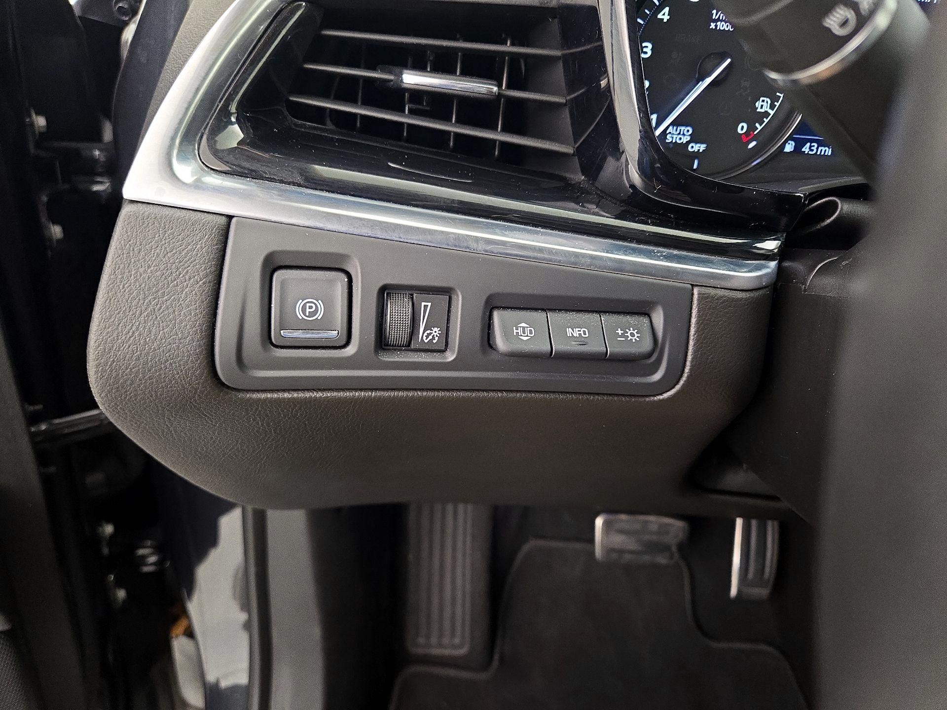 Thumbnail: 2023 Cadillac XT6 - 13