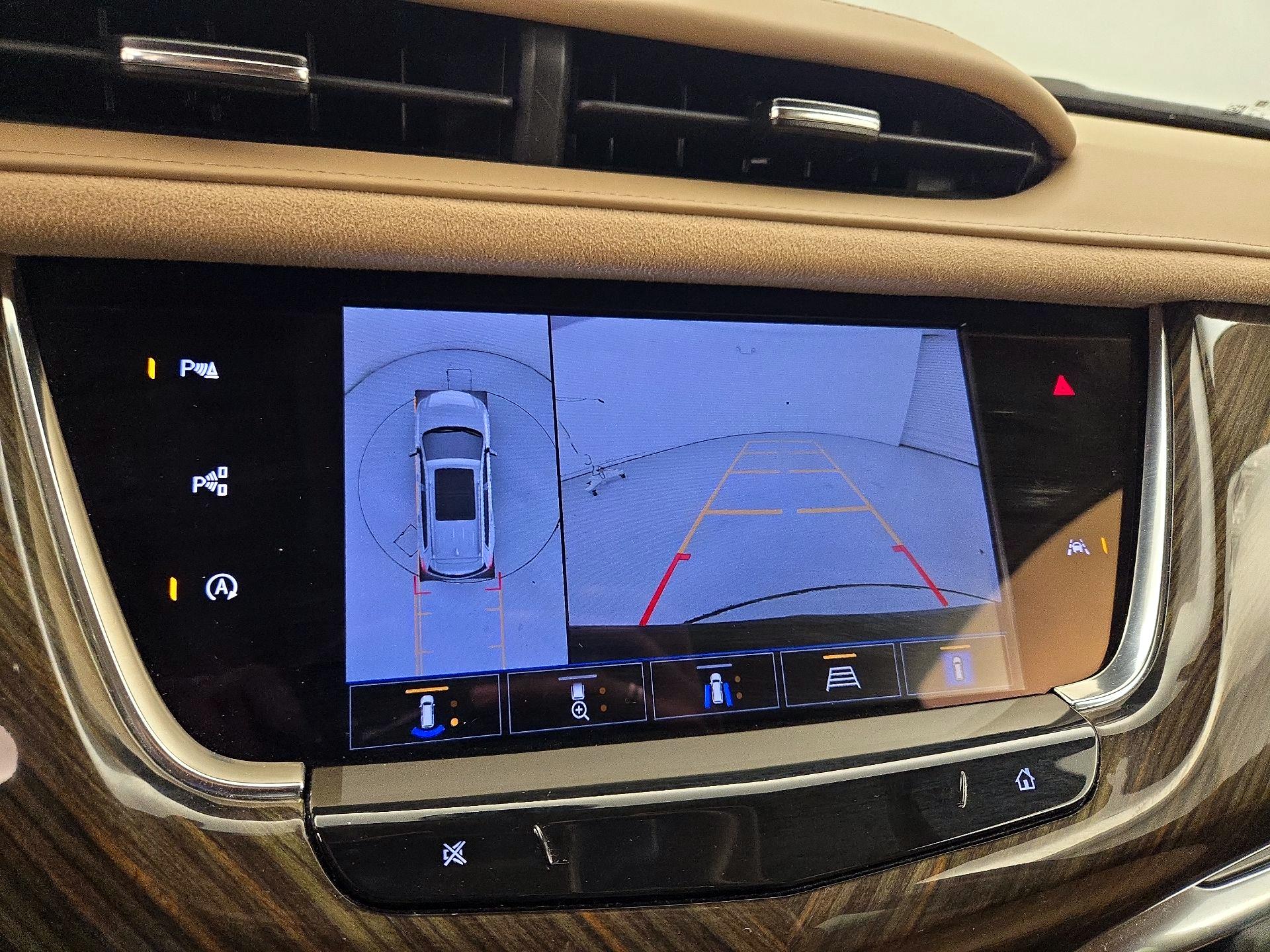 Thumbnail: 2023 Cadillac XT6 - 15