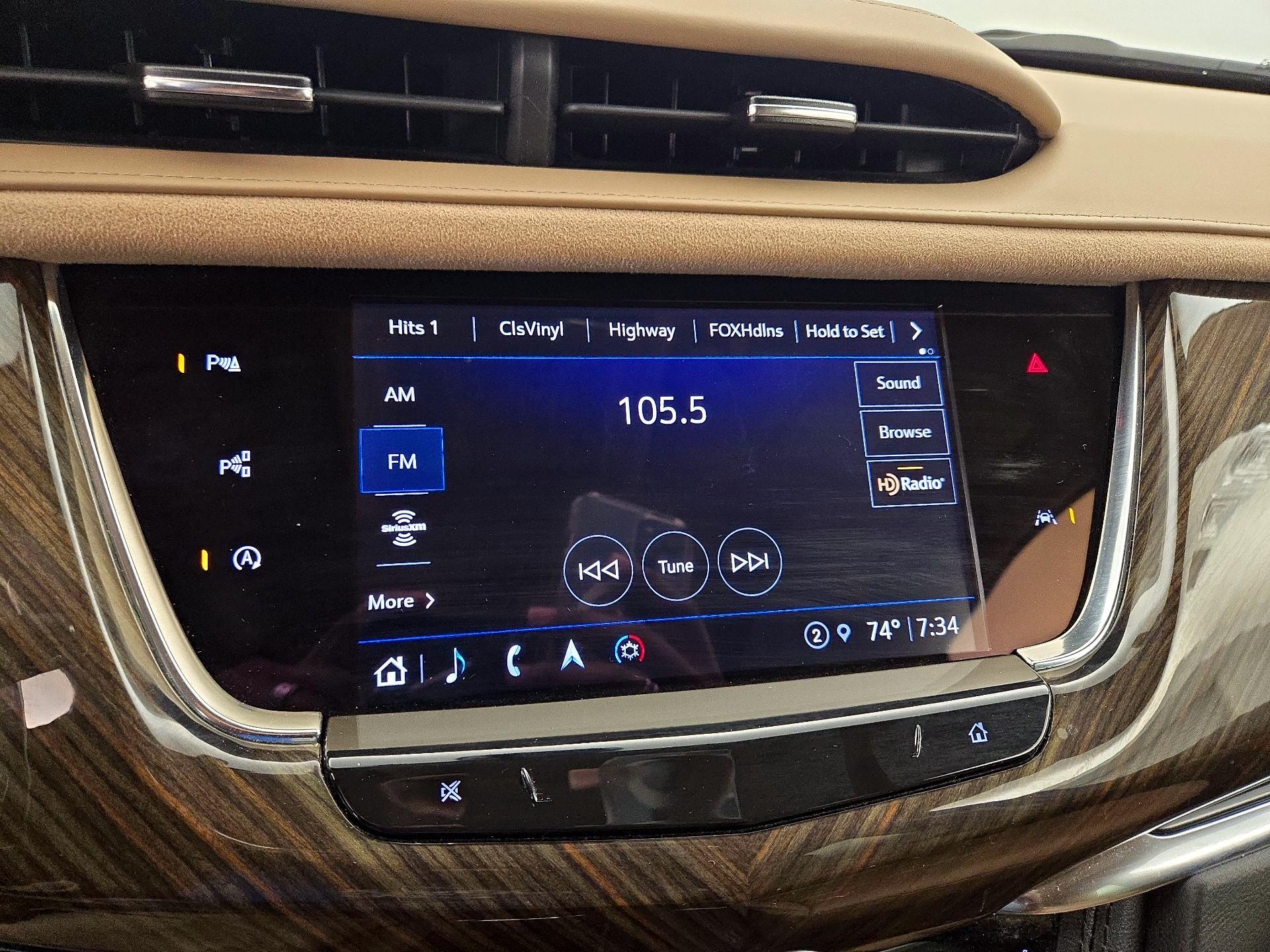 Thumbnail: 2023 Cadillac XT6 - 16