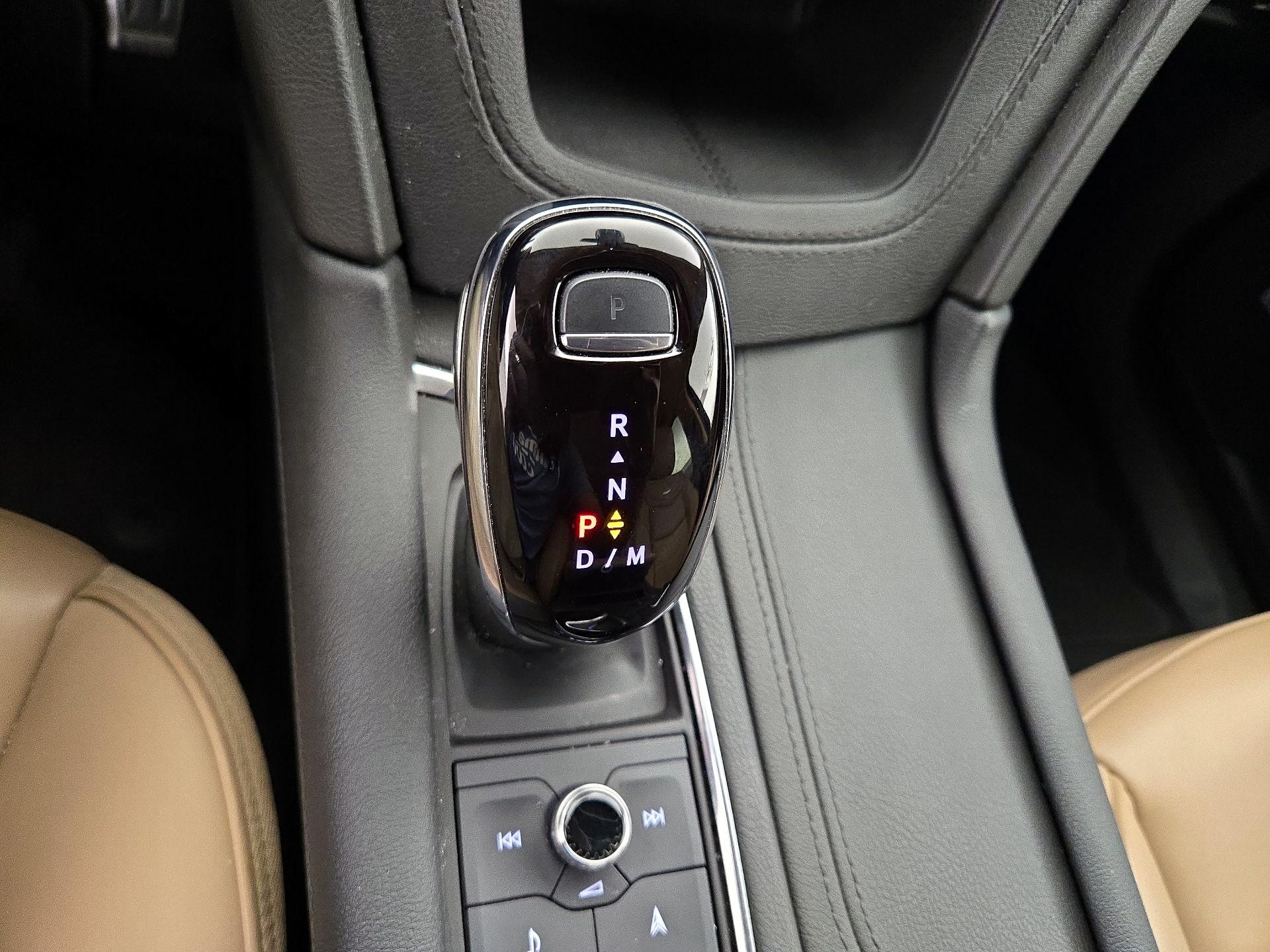 Thumbnail: 2023 Cadillac XT6 - 18