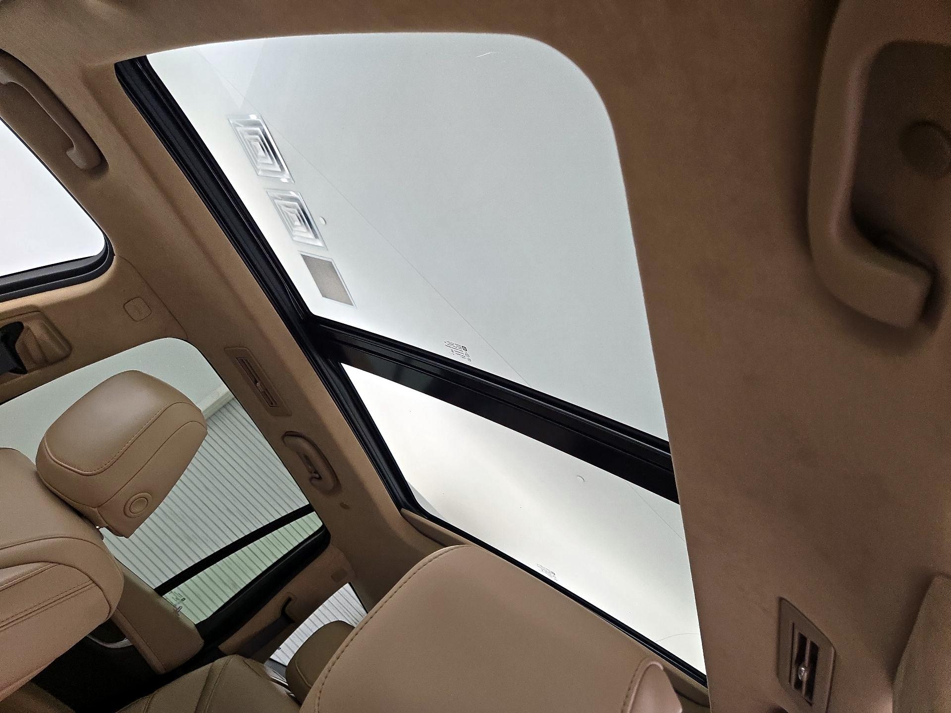 Thumbnail: 2023 Cadillac XT6 - 20