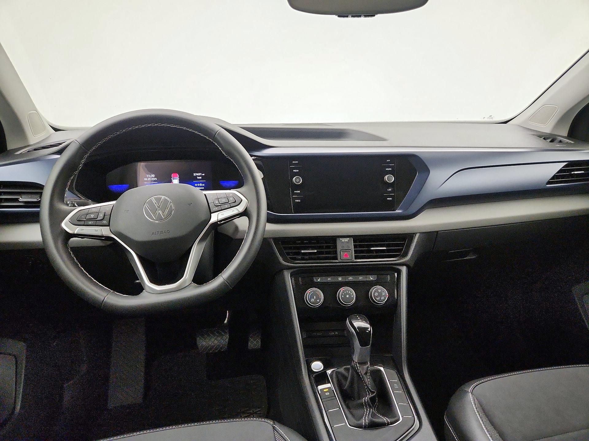 Thumbnail: 2023 Volkswagen Taos - 9
