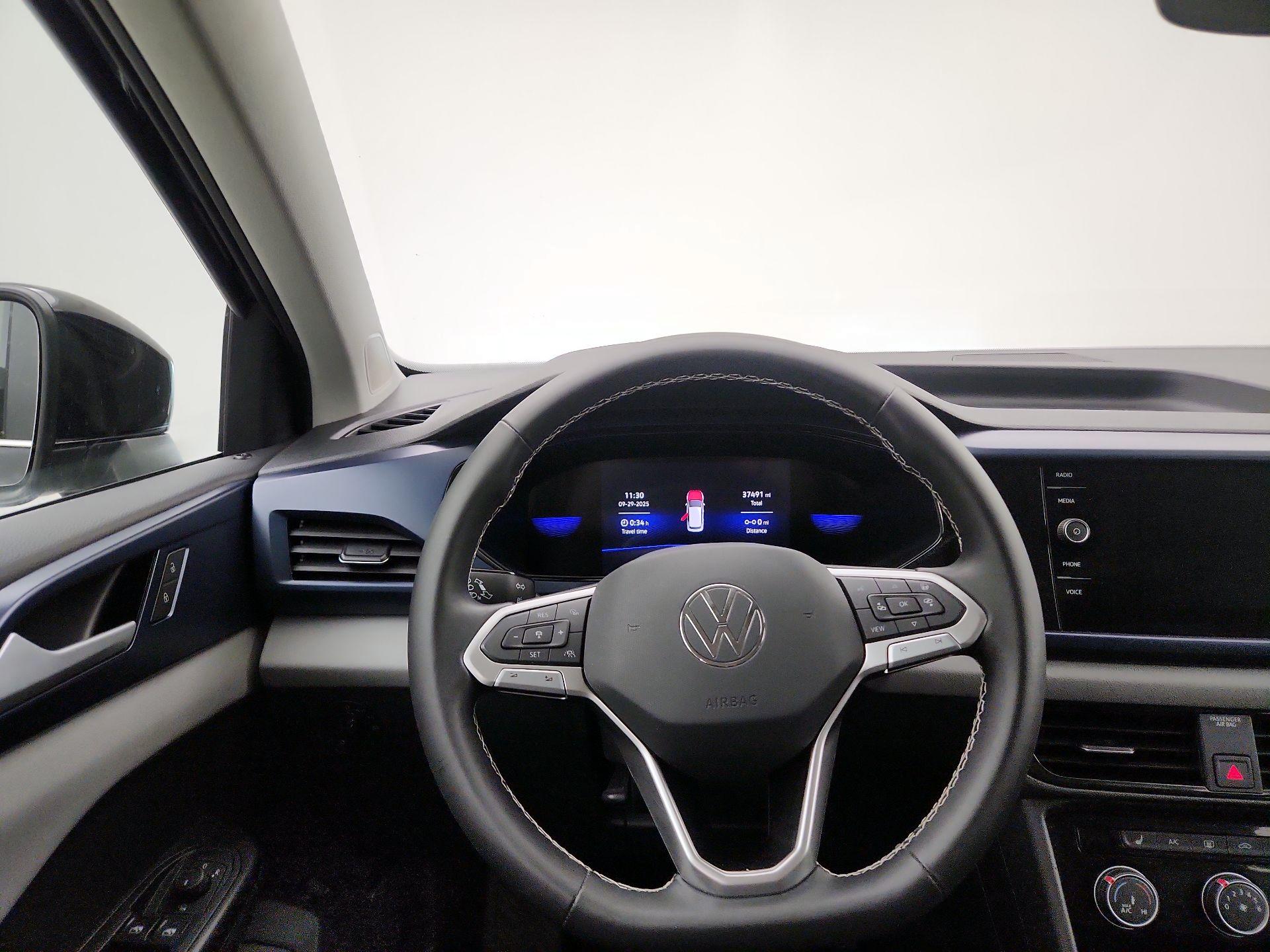 Thumbnail: 2023 Volkswagen Taos - 10
