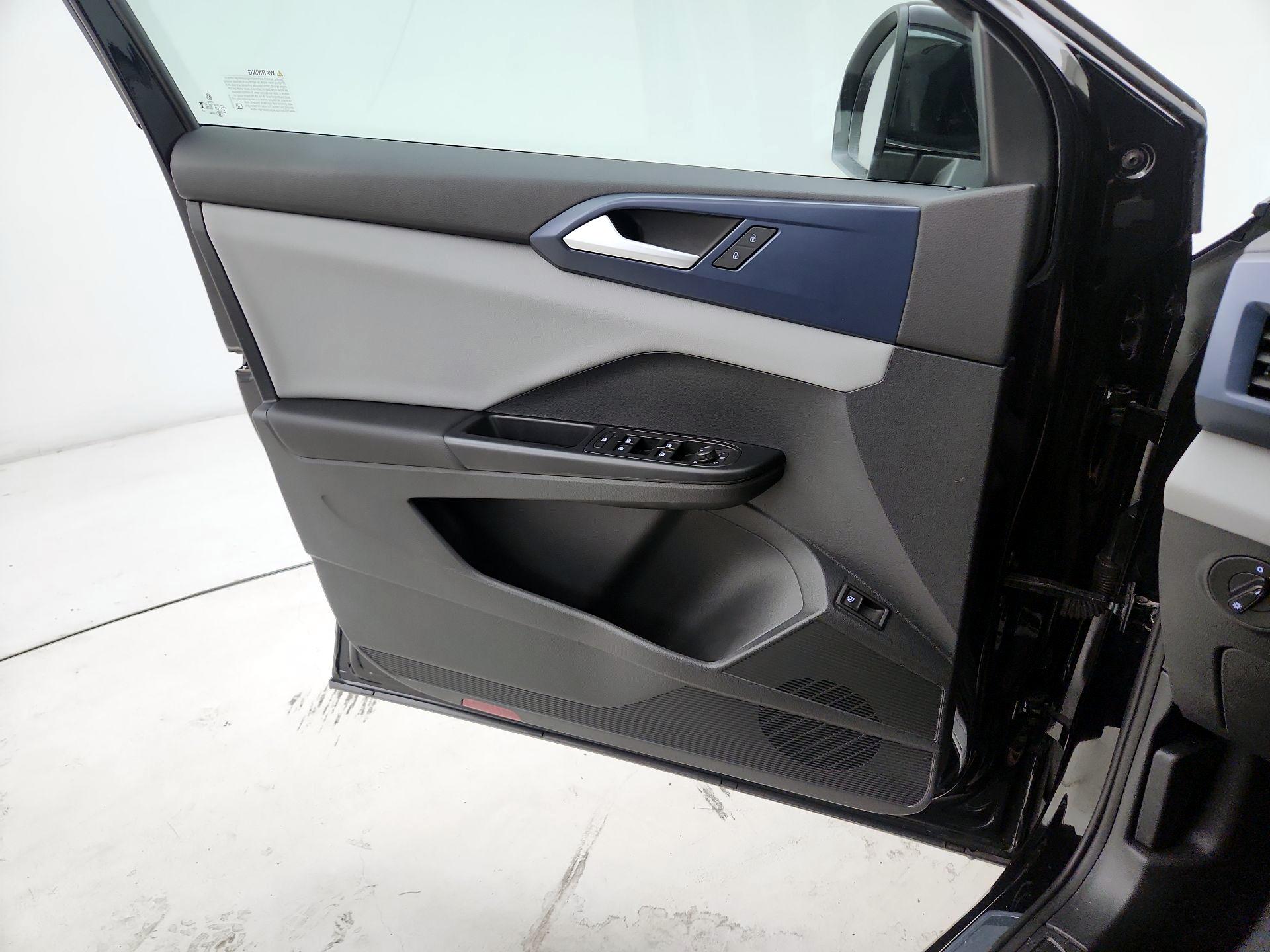 Thumbnail: 2023 Volkswagen Taos - 12