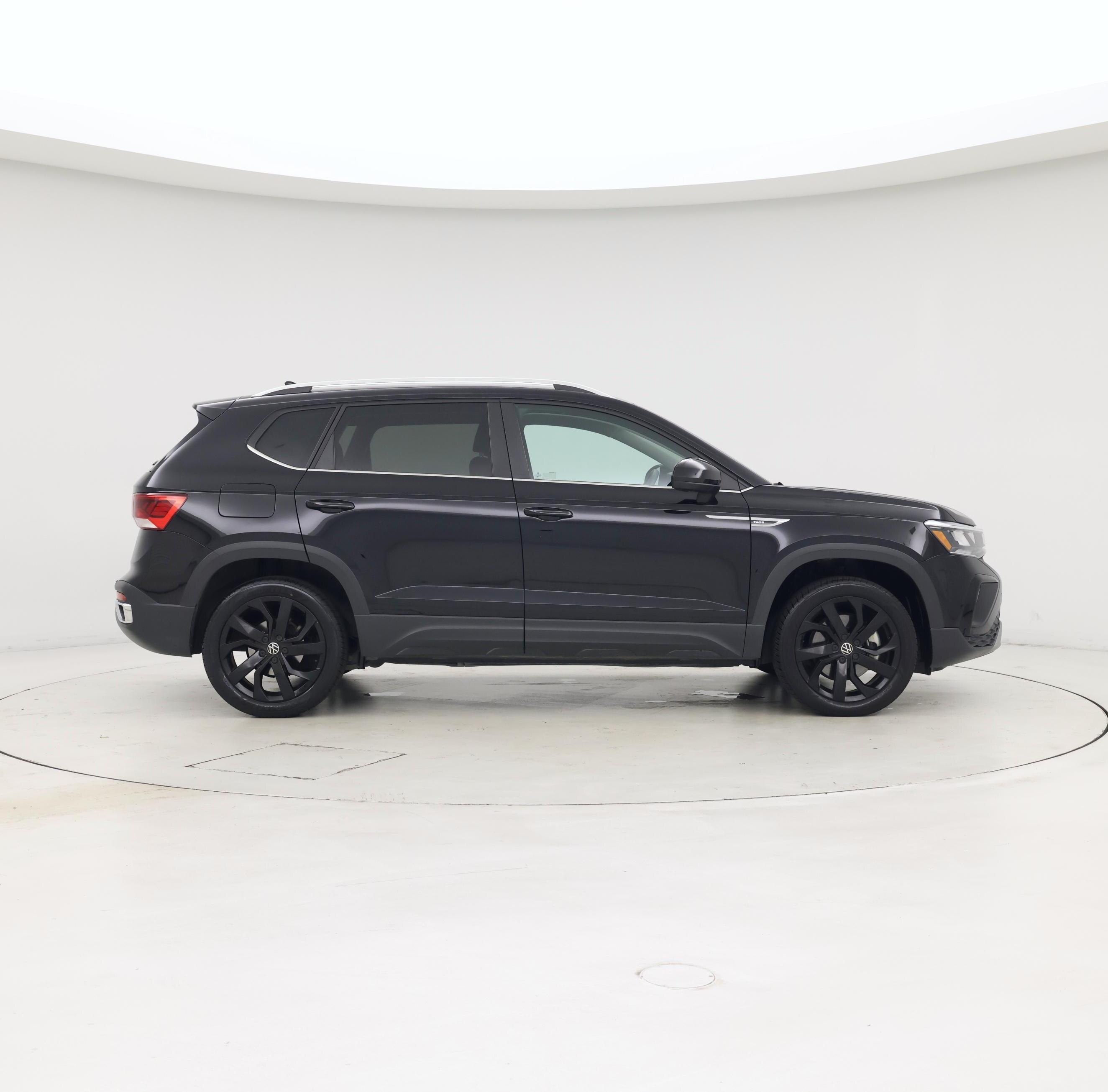 Thumbnail: 2023 Volkswagen Taos - 7