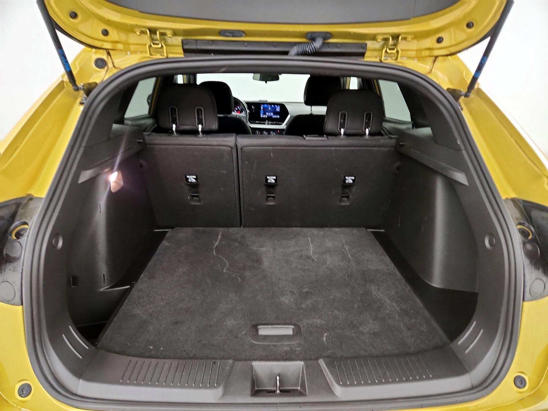 Thumbnail: 2024 Chevrolet Trax - 16