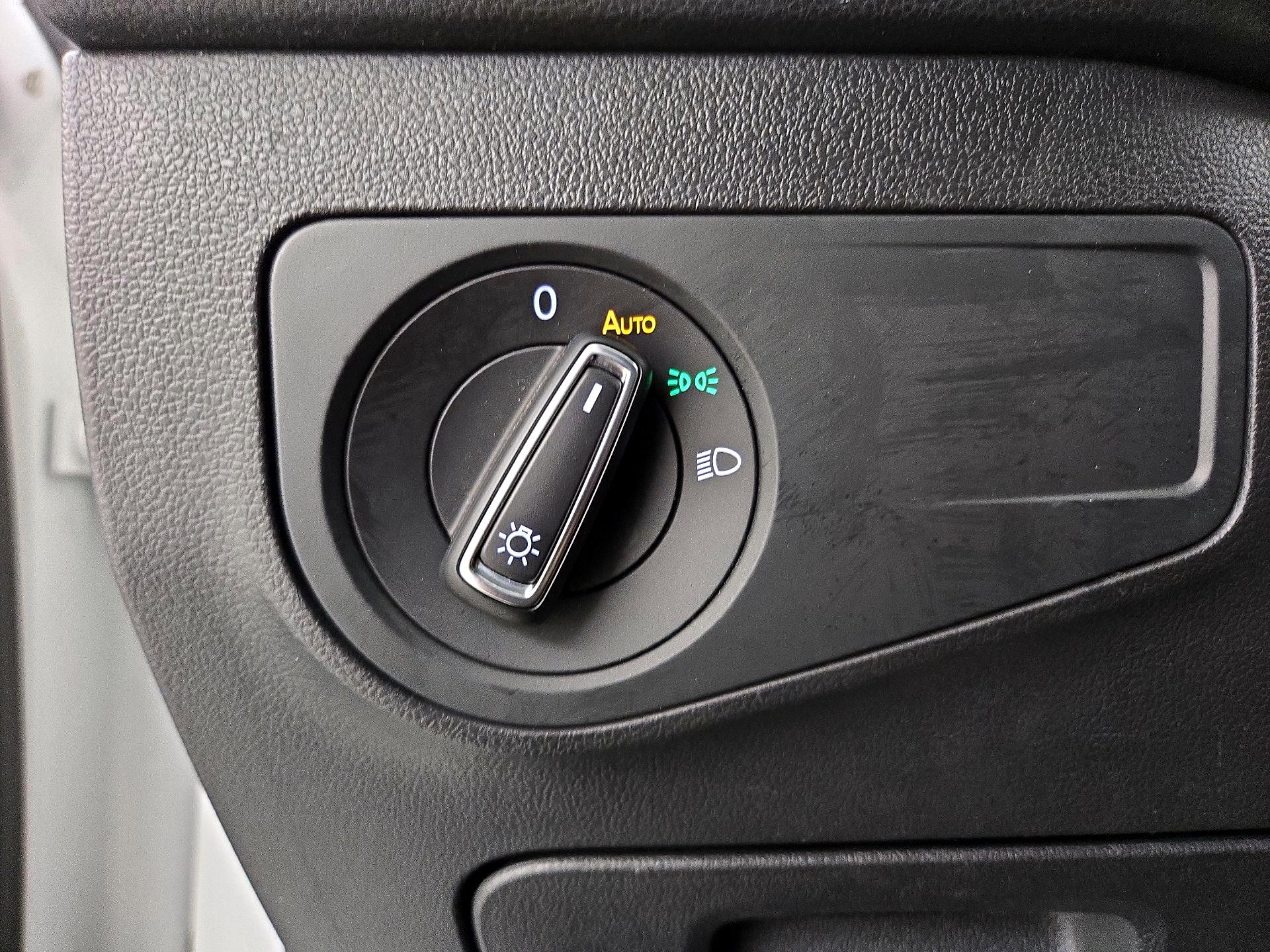 Thumbnail: 2023 Volkswagen Tiguan - 13