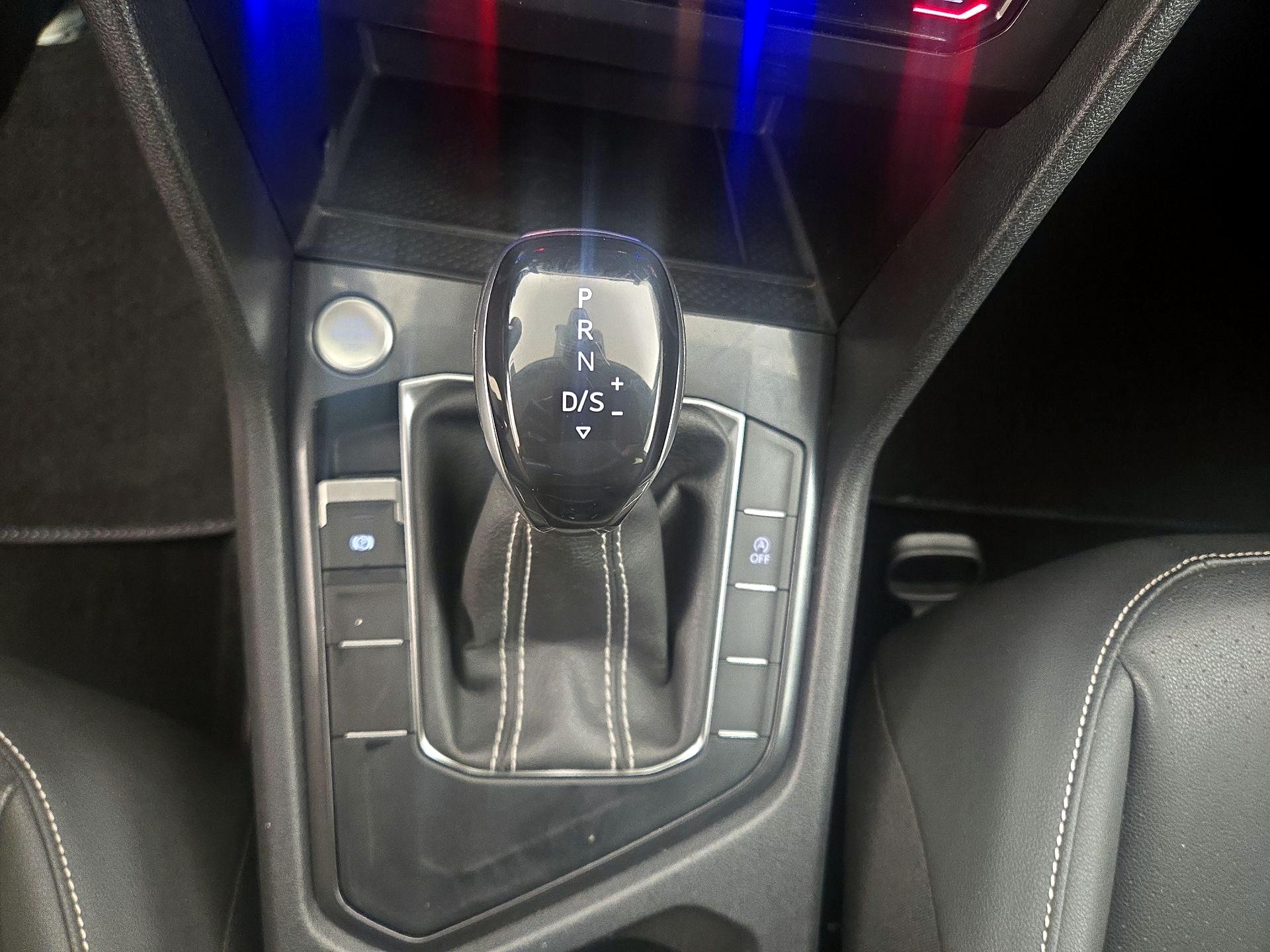 Thumbnail: 2023 Volkswagen Tiguan - 17