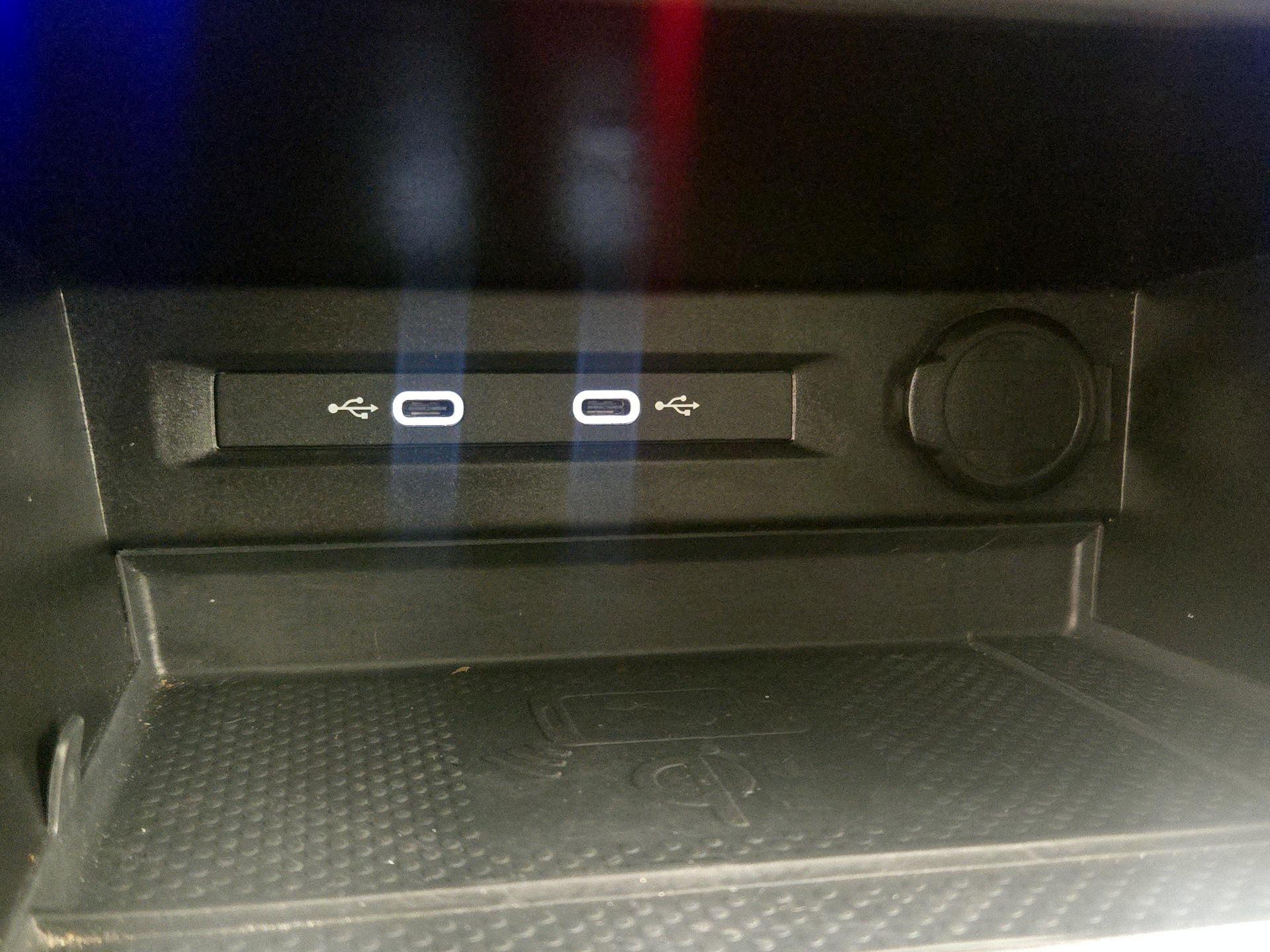 Thumbnail: 2023 Volkswagen Tiguan - 18