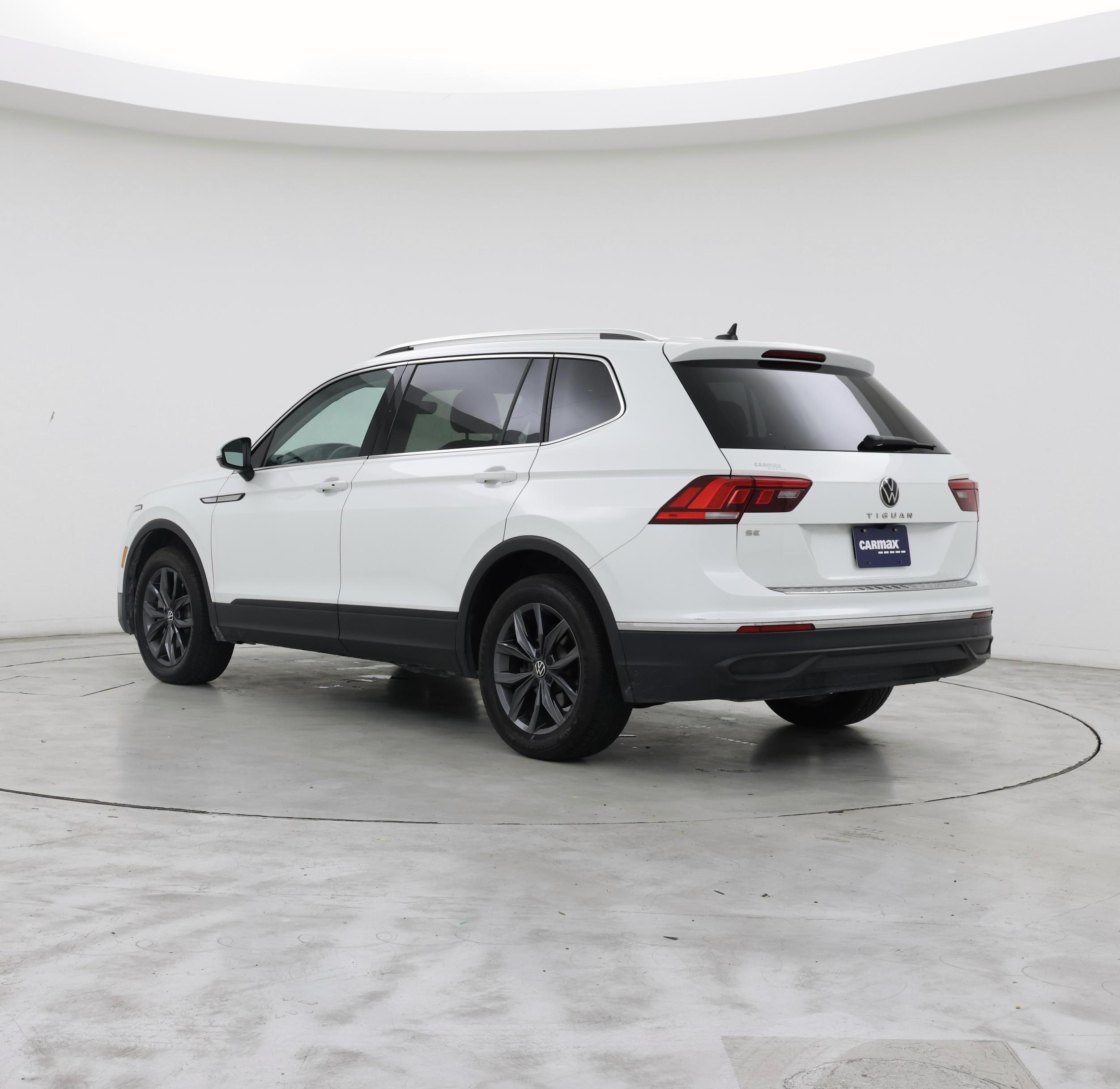 Thumbnail: 2023 Volkswagen Tiguan - 2