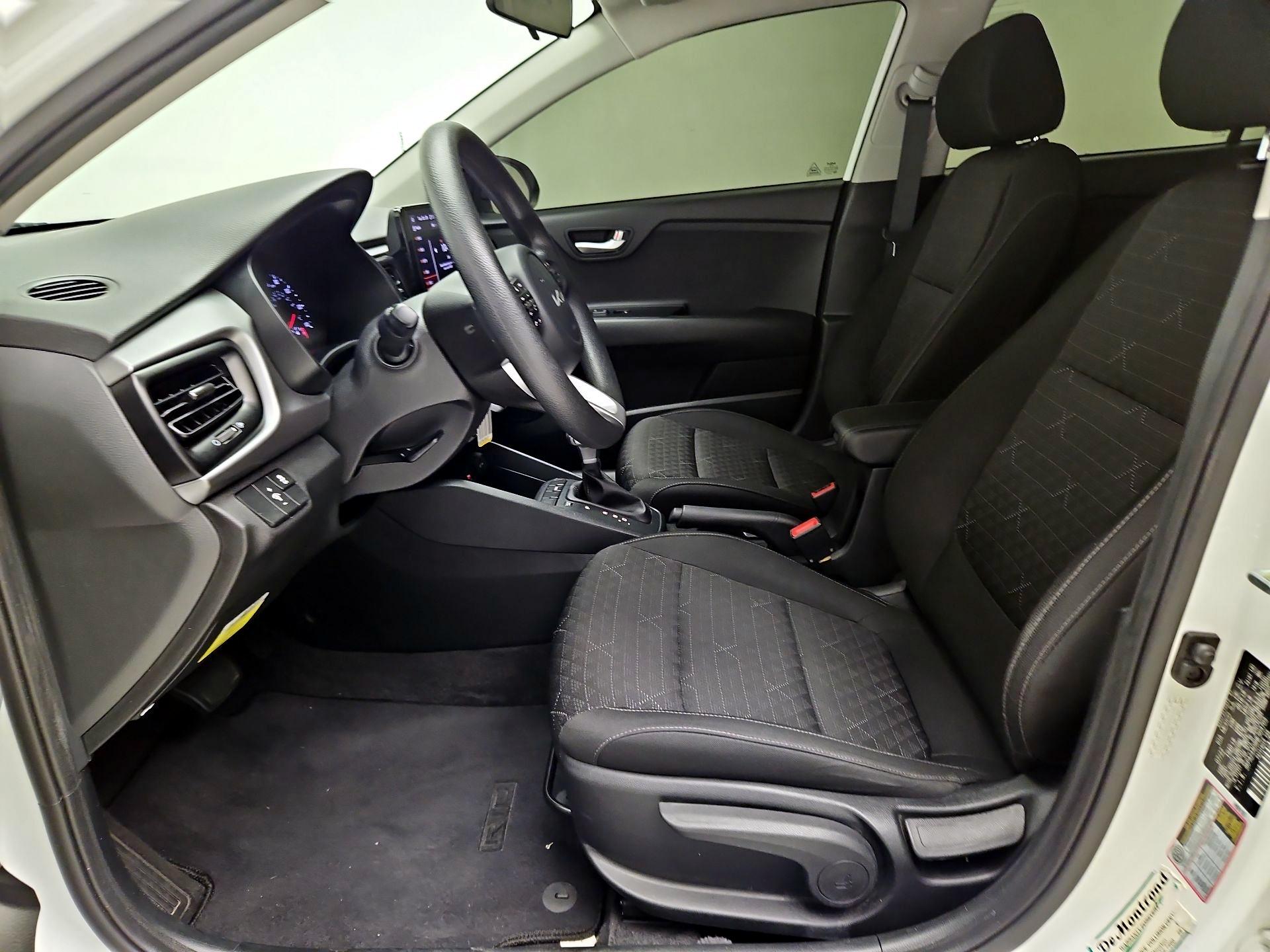 Thumbnail: 2022 Kia Rio - 11