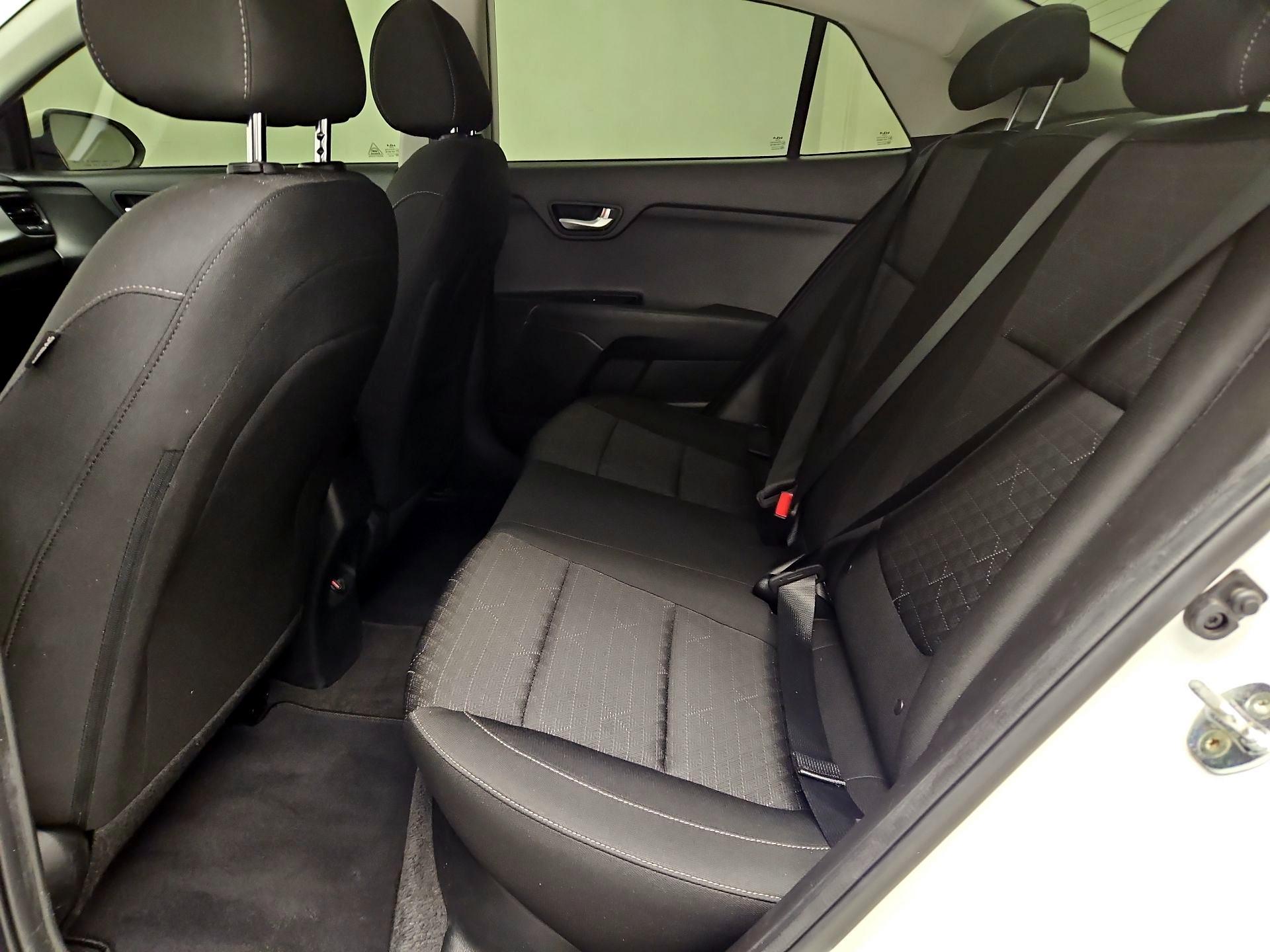 Thumbnail: 2022 Kia Rio - 17