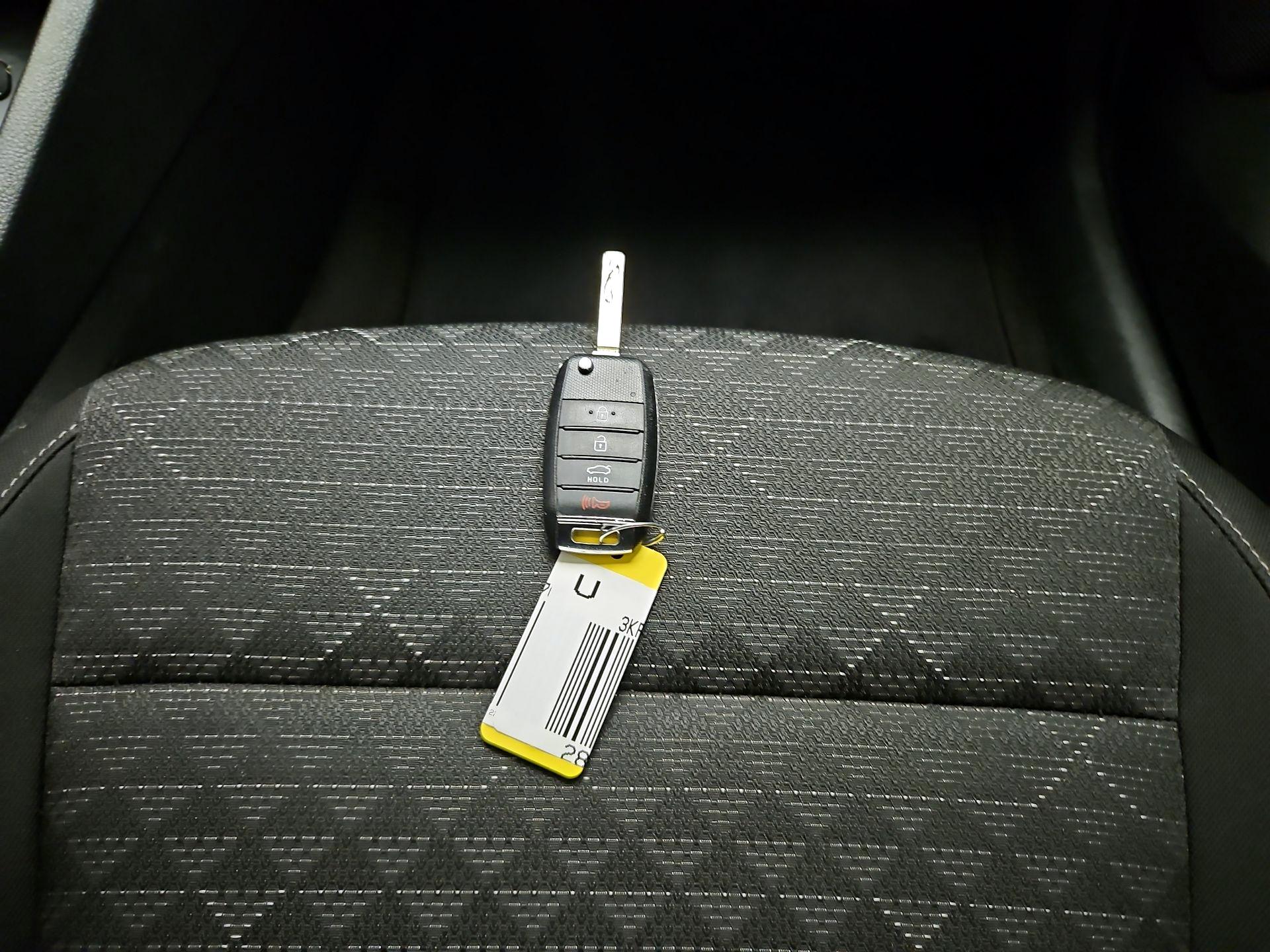 Thumbnail: 2022 Kia Rio - 20