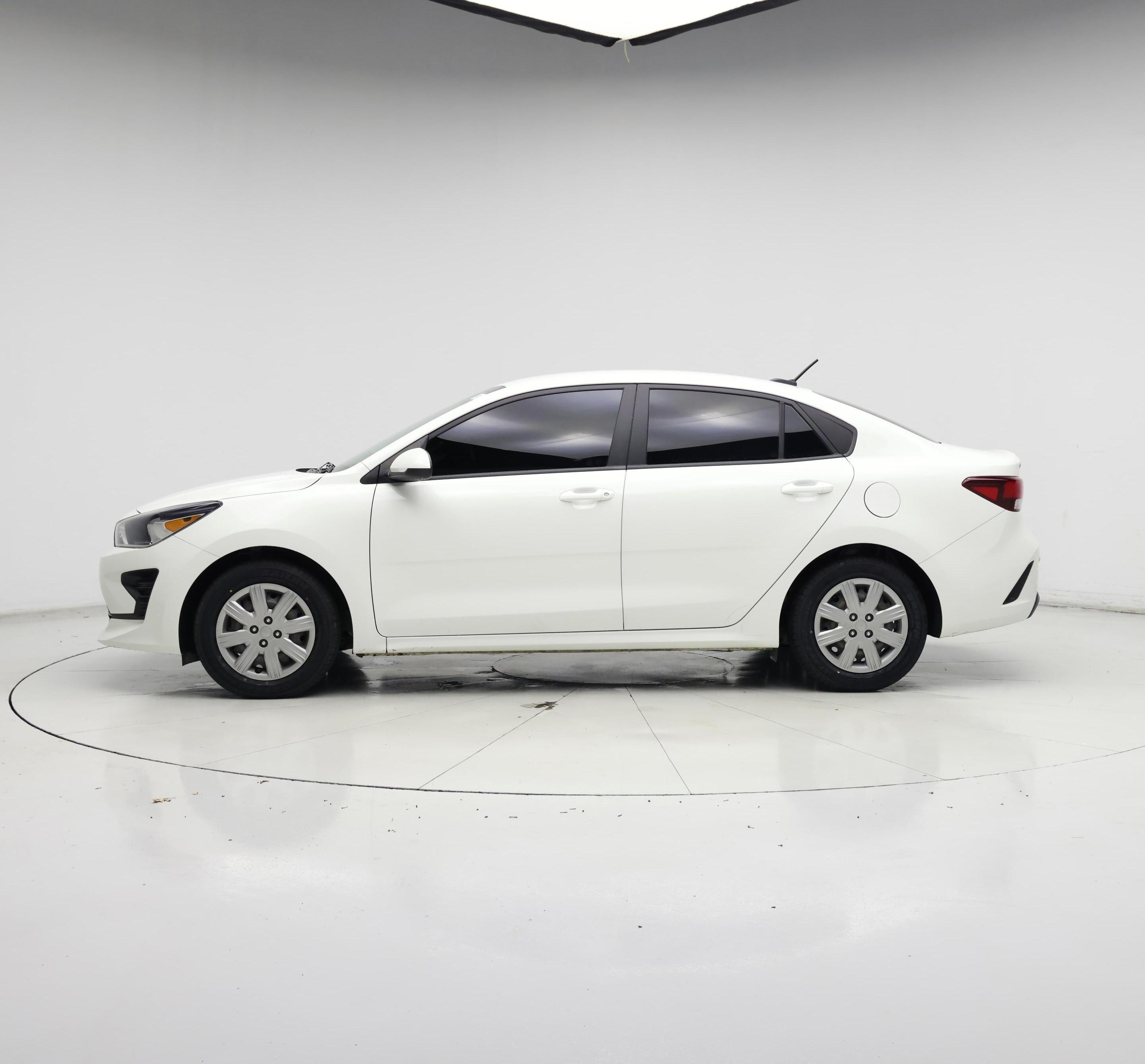 Thumbnail: 2022 Kia Rio - 3