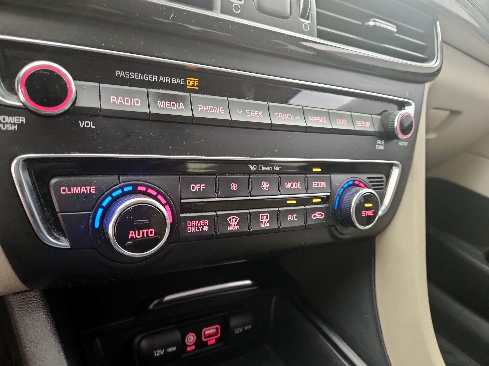 Thumbnail: 2017 Kia Optima - 16