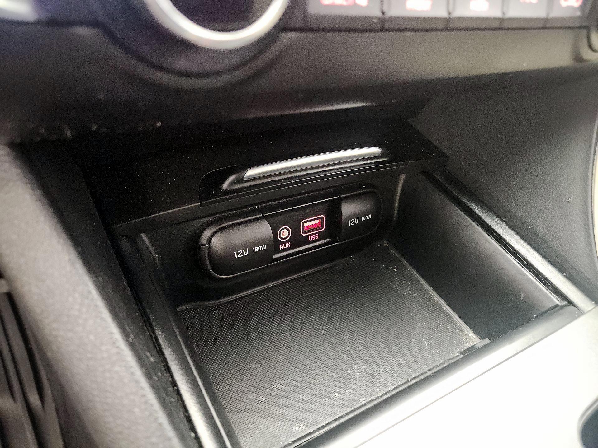 Thumbnail: 2017 Kia Optima - 18