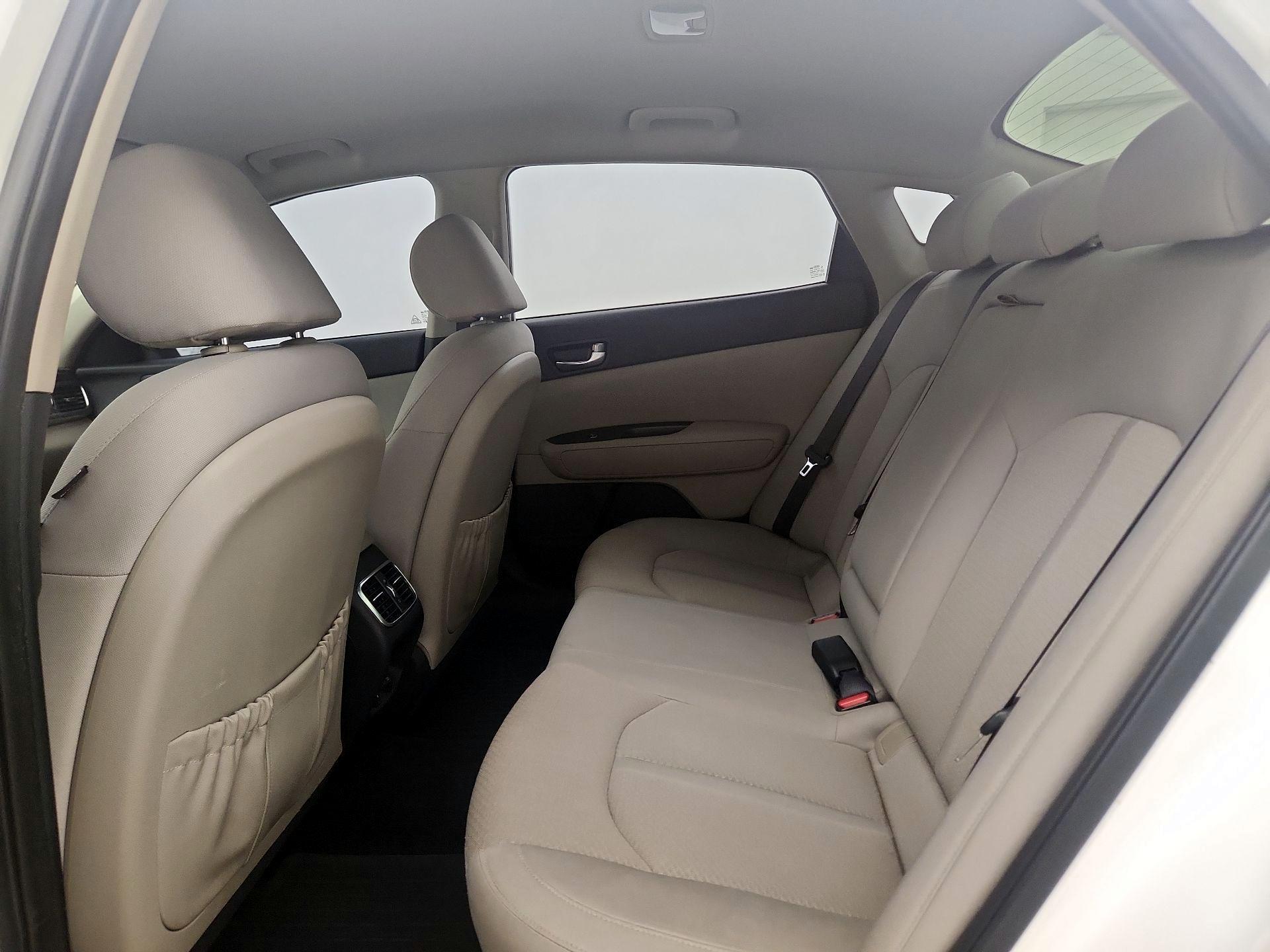 Thumbnail: 2017 Kia Optima - 19