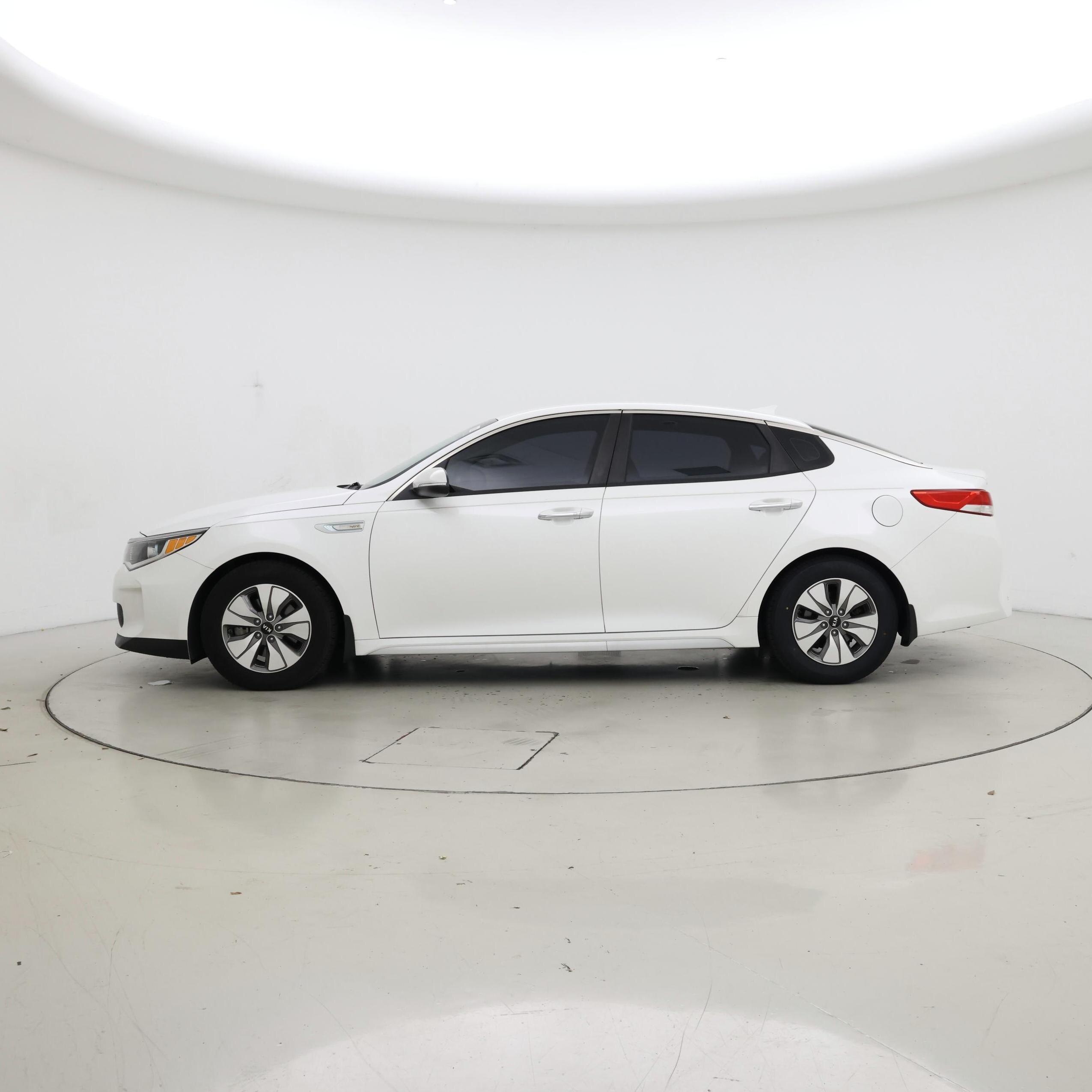 Thumbnail: 2017 Kia Optima - 3