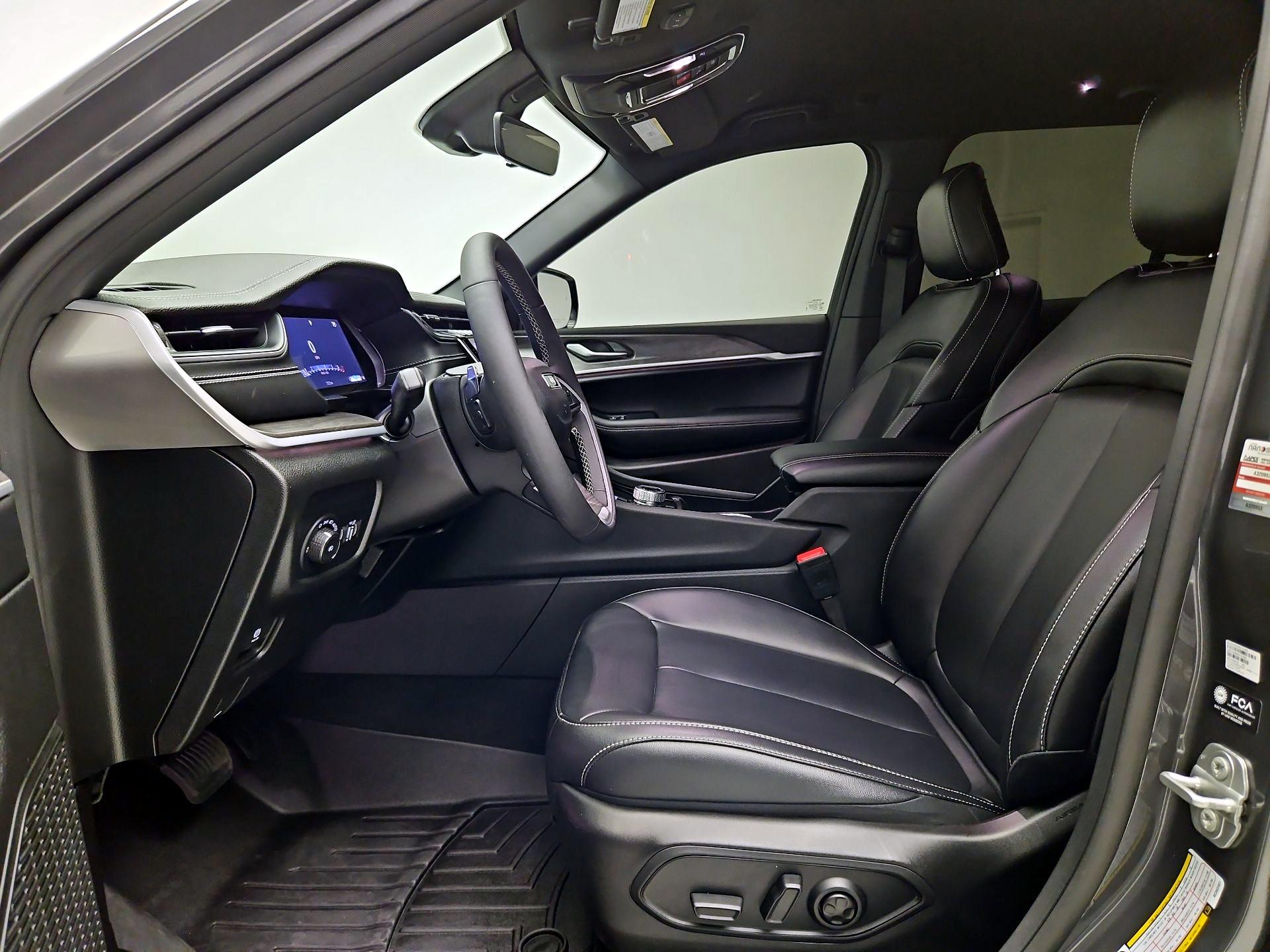 Thumbnail: 2025 Jeep Grand Cherokee - 11