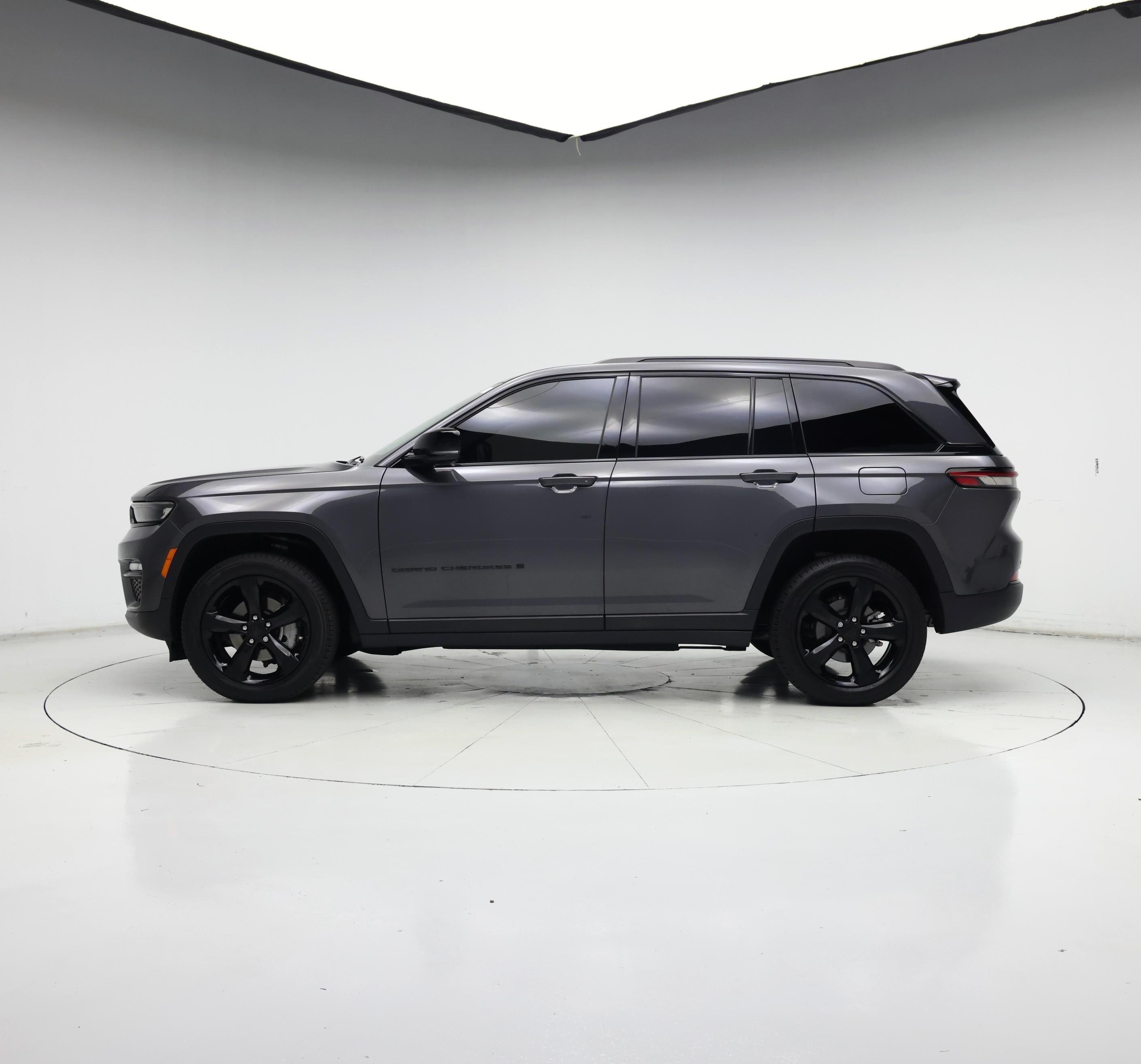 Thumbnail: 2025 Jeep Grand Cherokee - 3