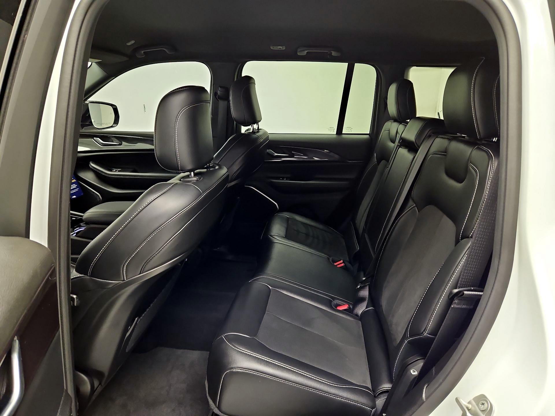 Thumbnail: 2022 Jeep Grand Cherokee - 19