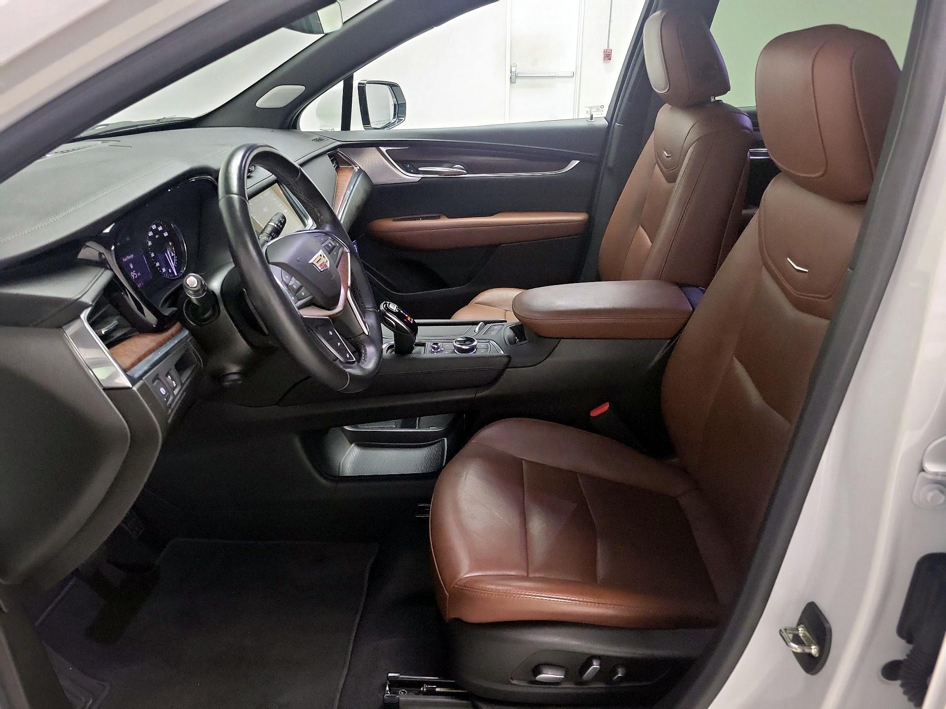 Thumbnail: 2023 Cadillac XT5 - 11