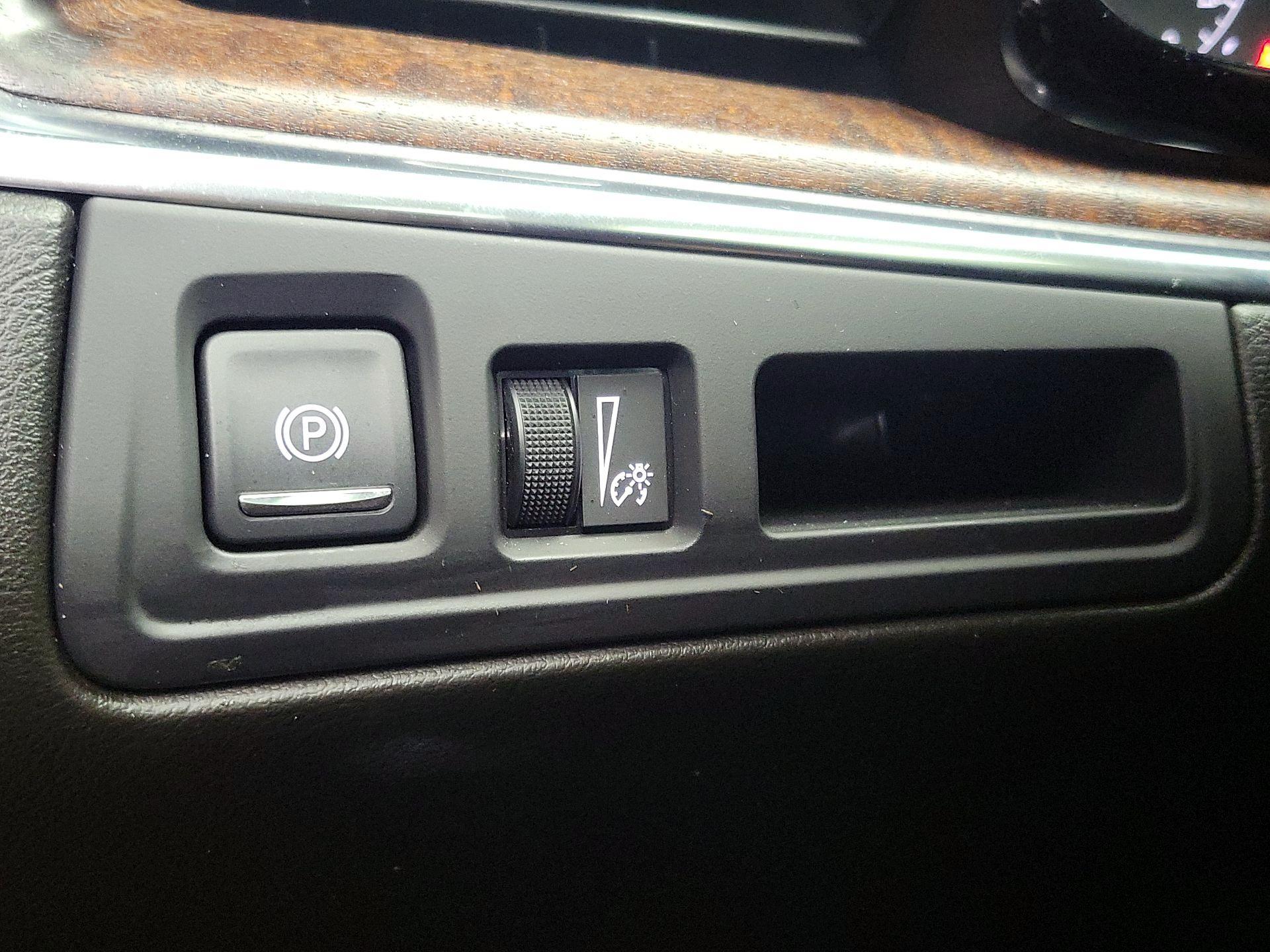 Thumbnail: 2023 Cadillac XT5 - 13