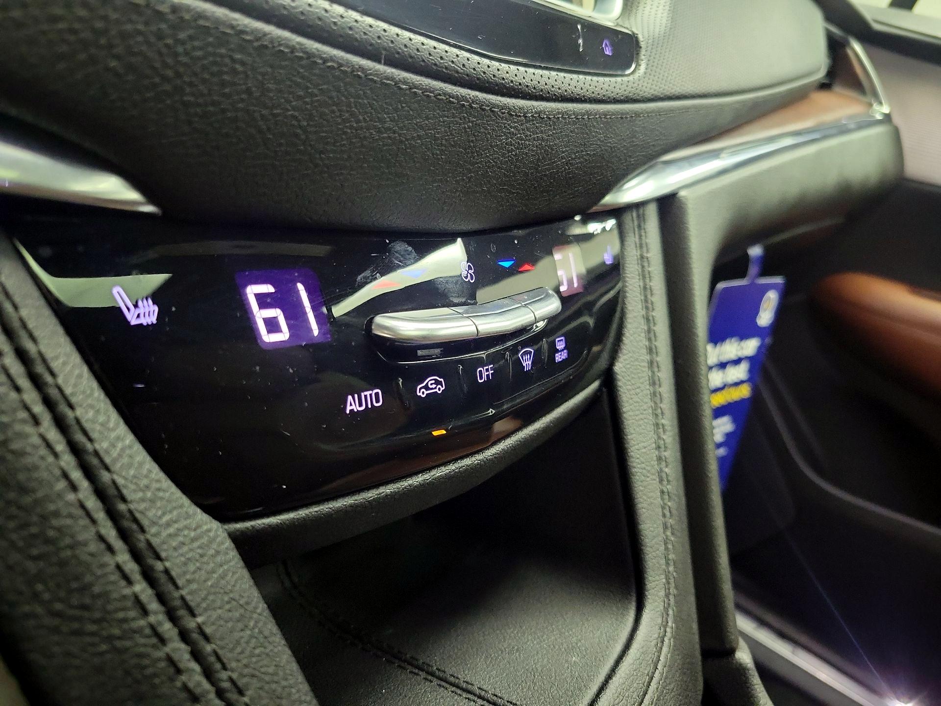 Thumbnail: 2023 Cadillac XT5 - 16