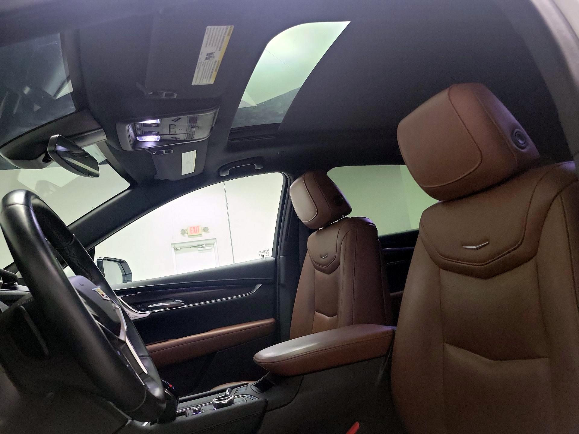 Thumbnail: 2023 Cadillac XT5 - 19