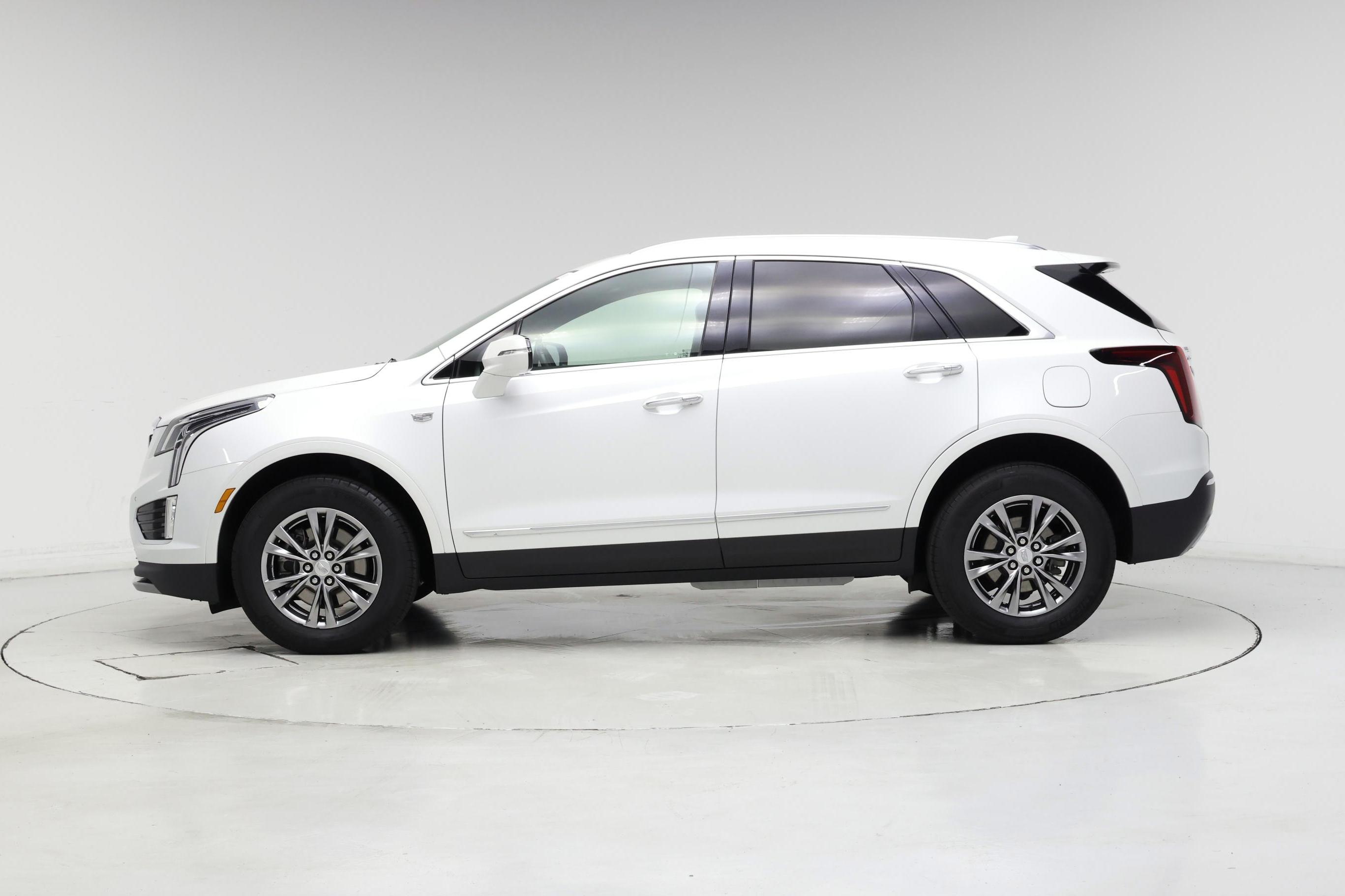 Thumbnail: 2023 Cadillac XT5 - 3