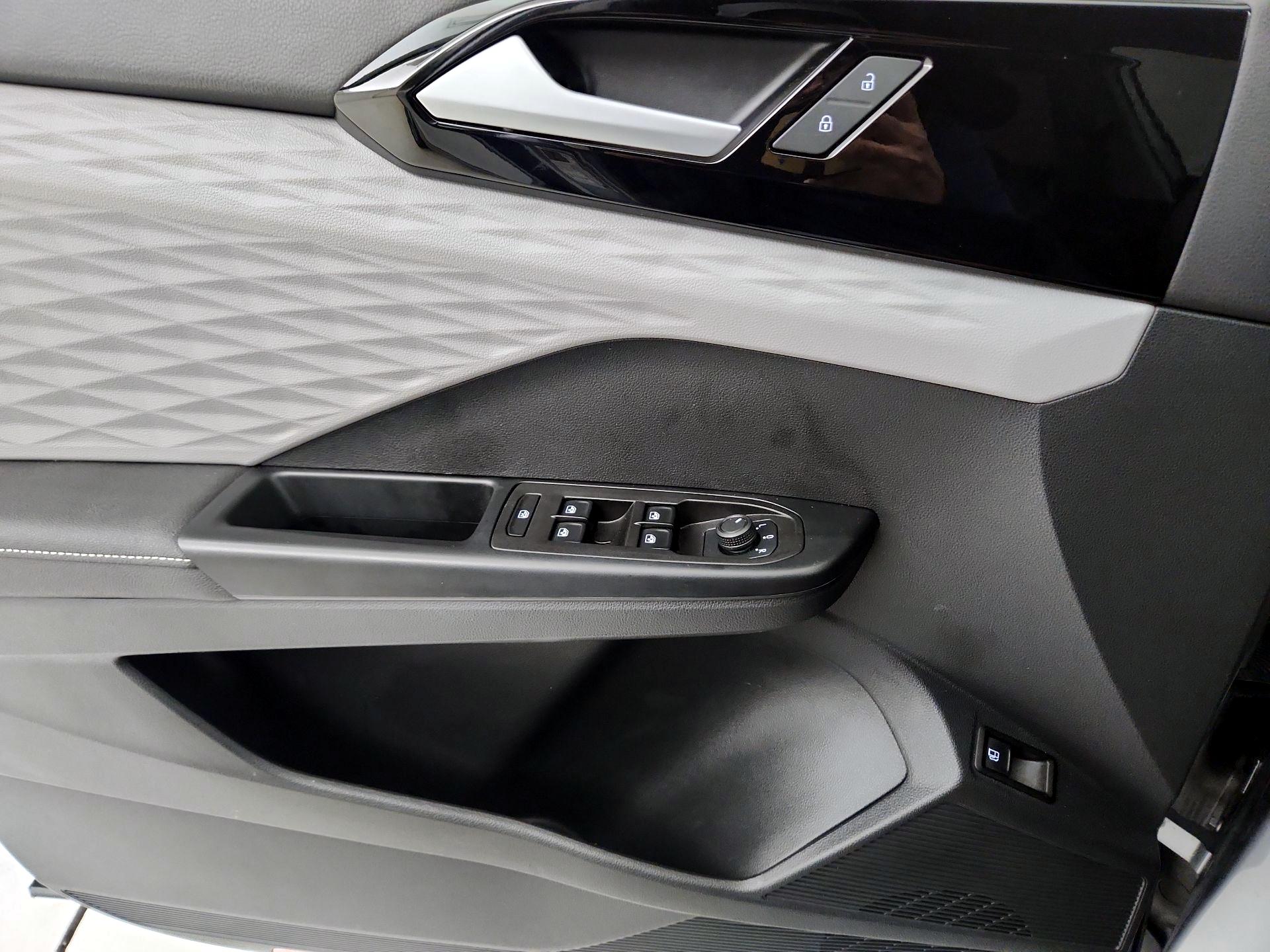 Thumbnail: 2024 Volkswagen Taos - 10