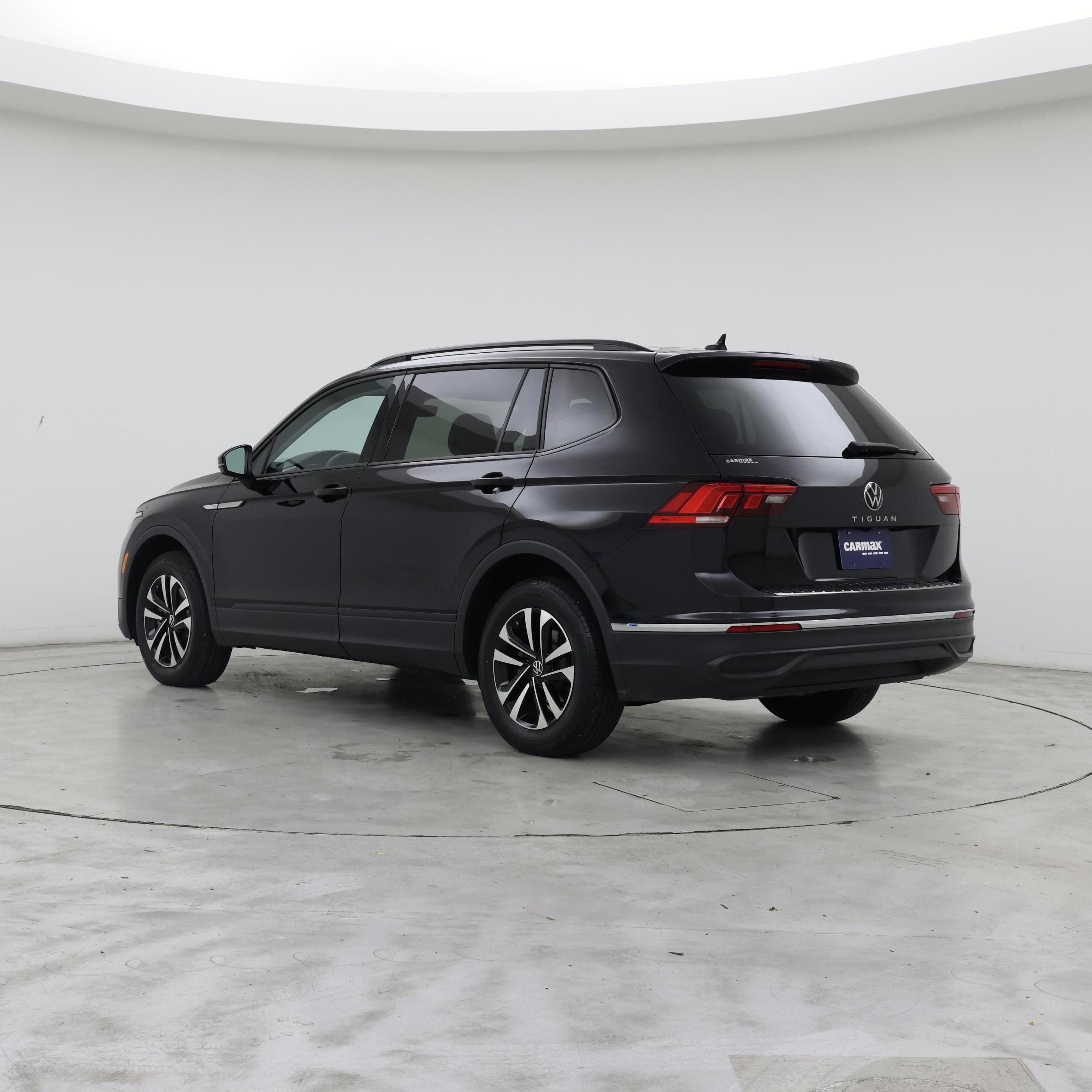 Thumbnail: 2023 Volkswagen Tiguan - 2