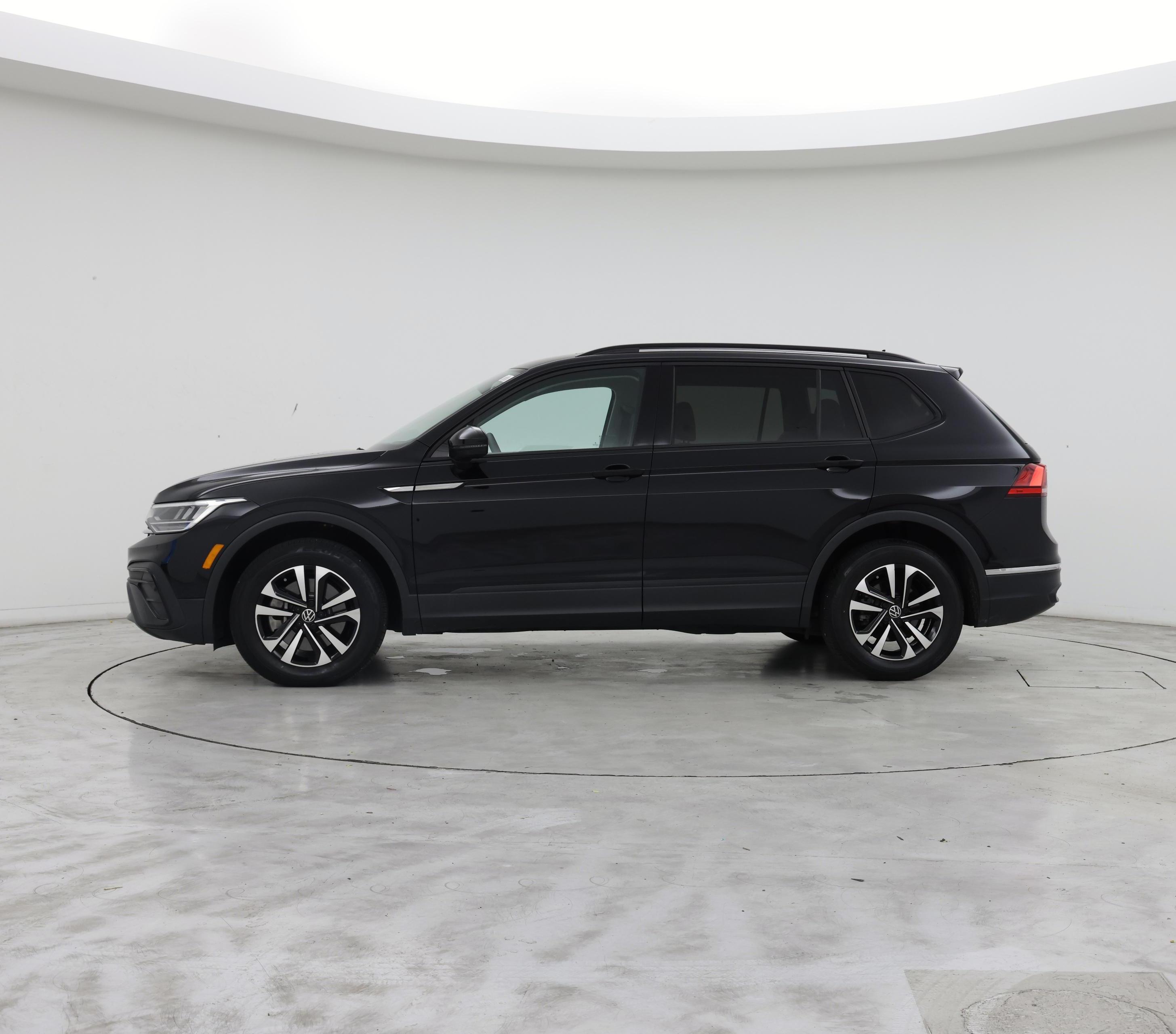 Thumbnail: 2023 Volkswagen Tiguan - 3