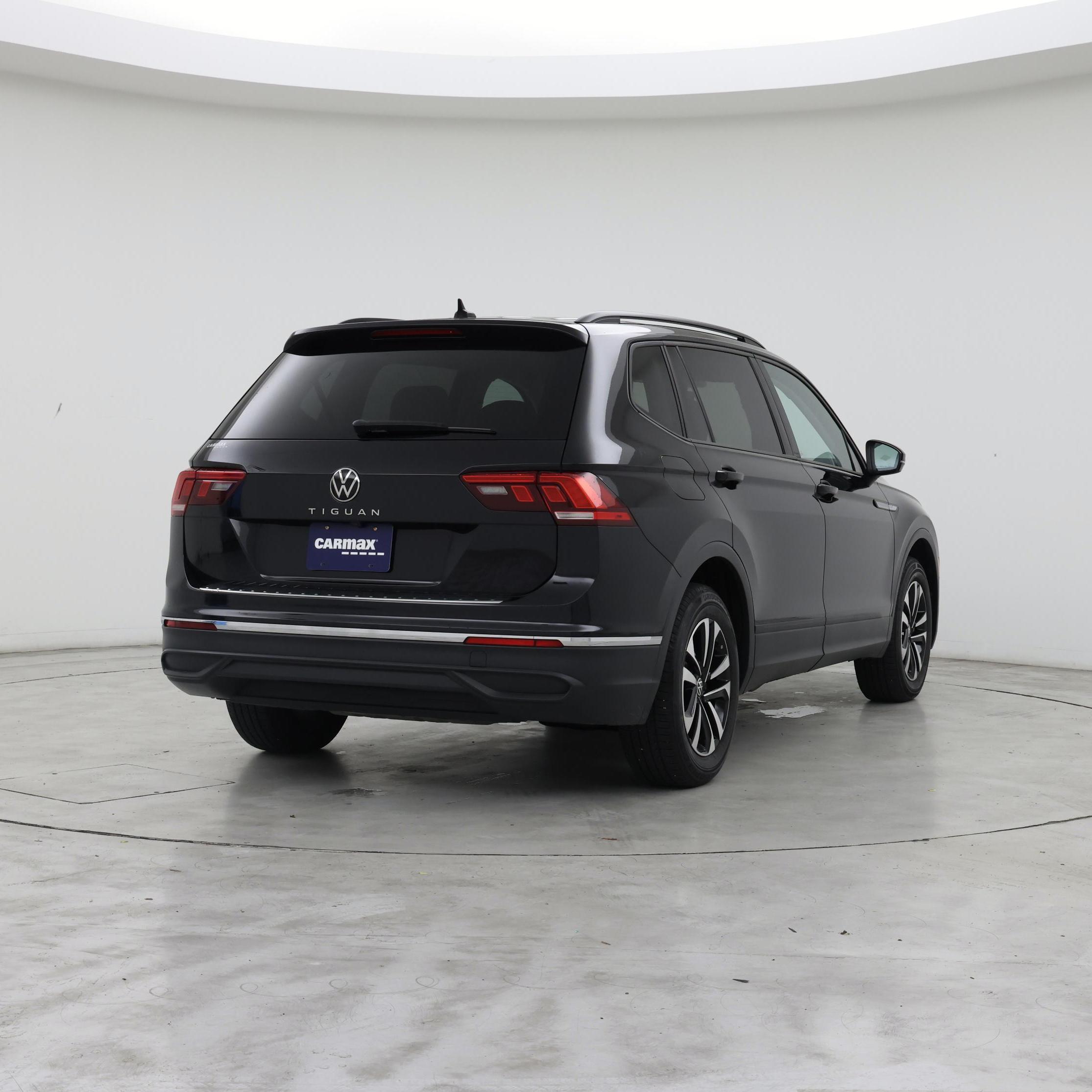 Thumbnail: 2023 Volkswagen Tiguan - 8