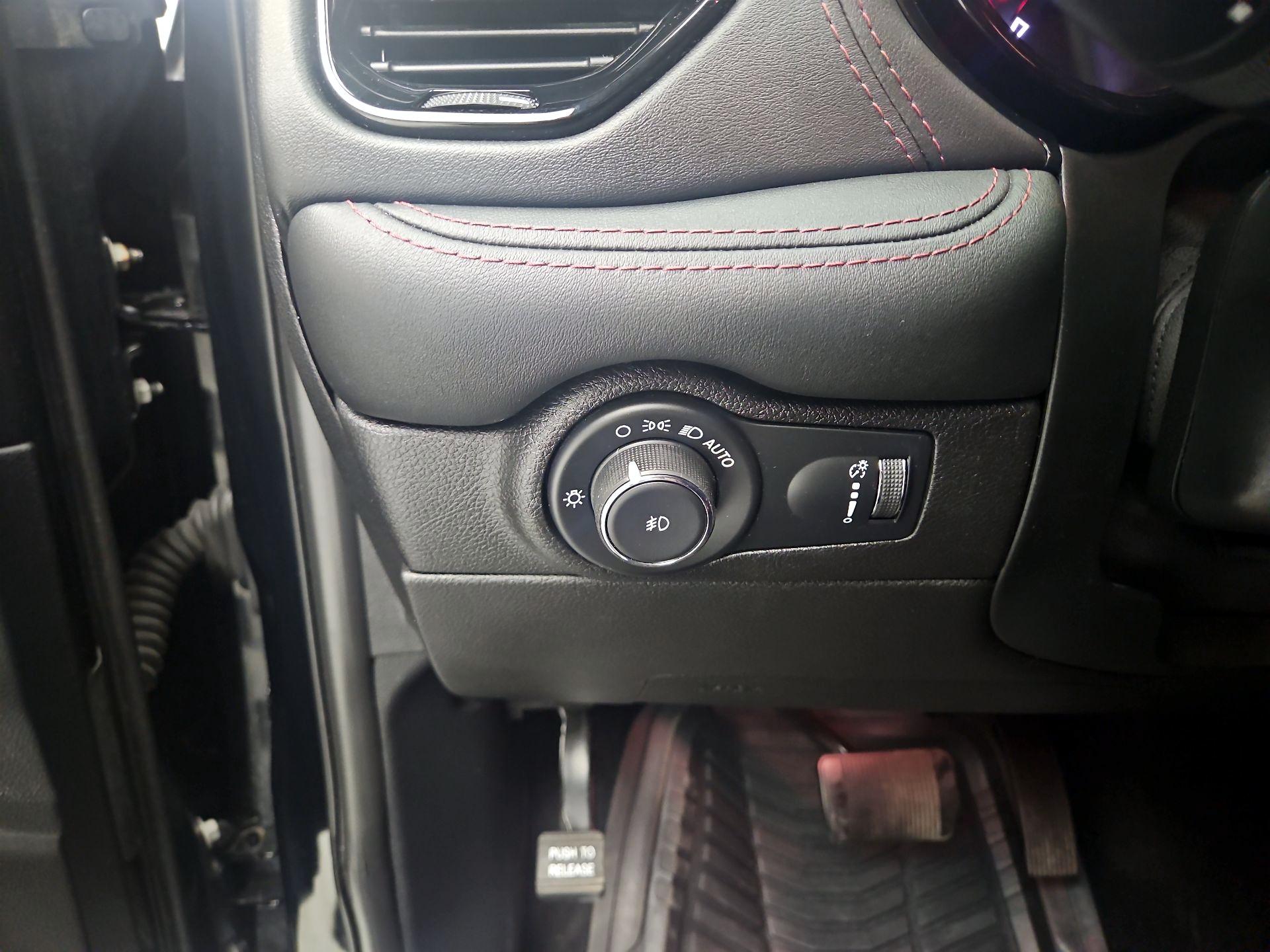 Thumbnail: 2021 Dodge Durango - 13