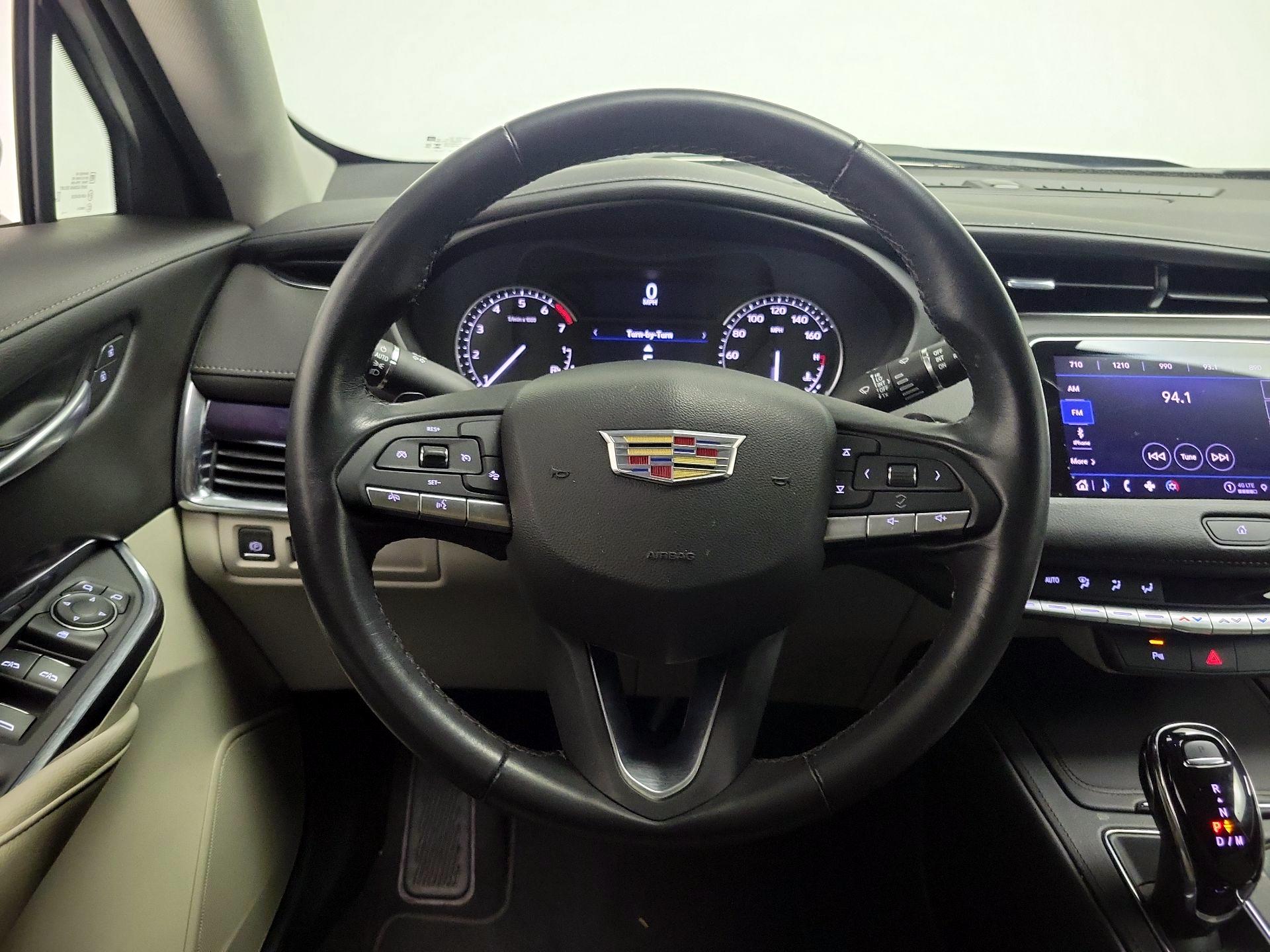 Thumbnail: 2023 Cadillac XT4 - 10