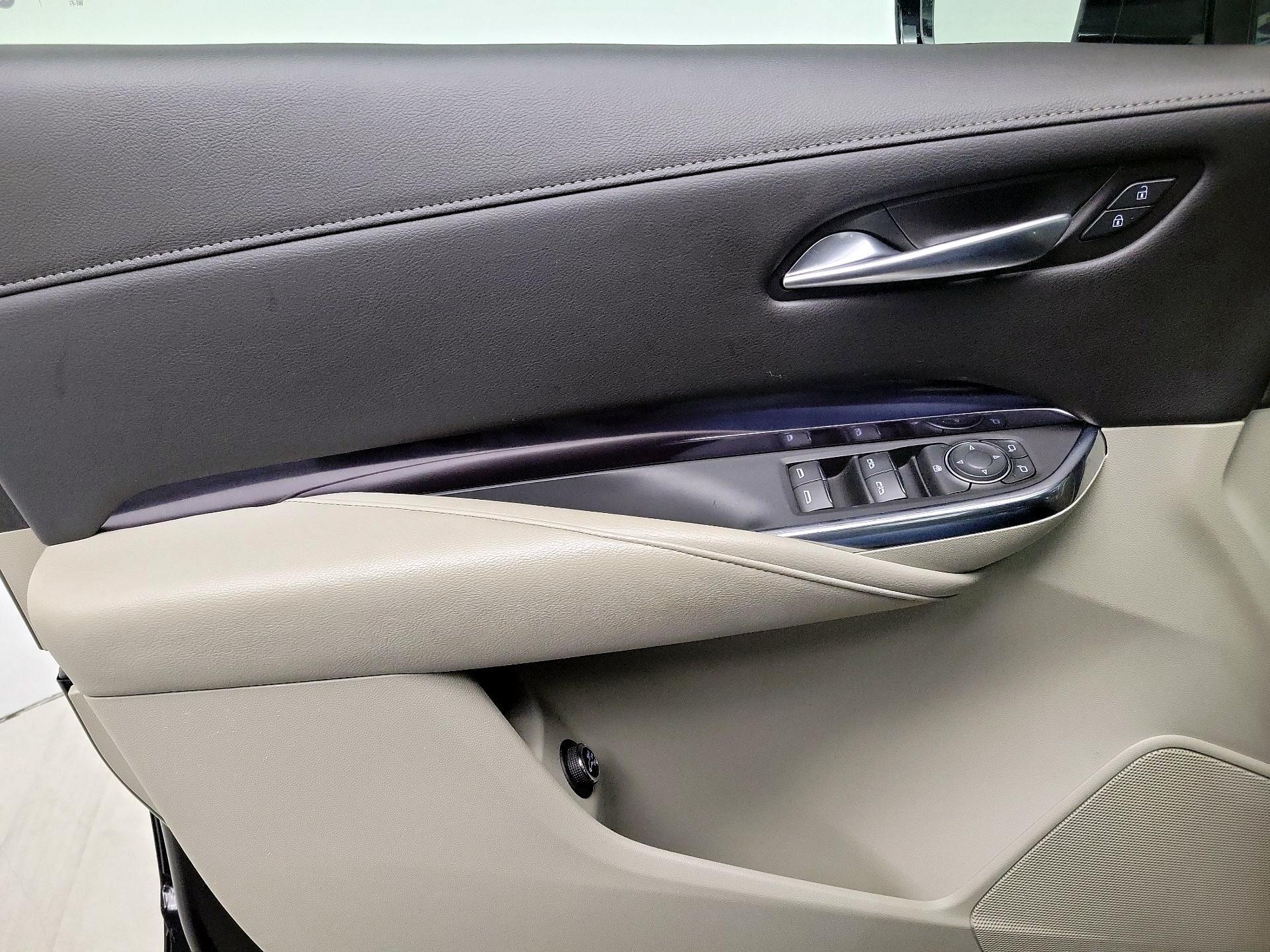 Thumbnail: 2023 Cadillac XT4 - 12