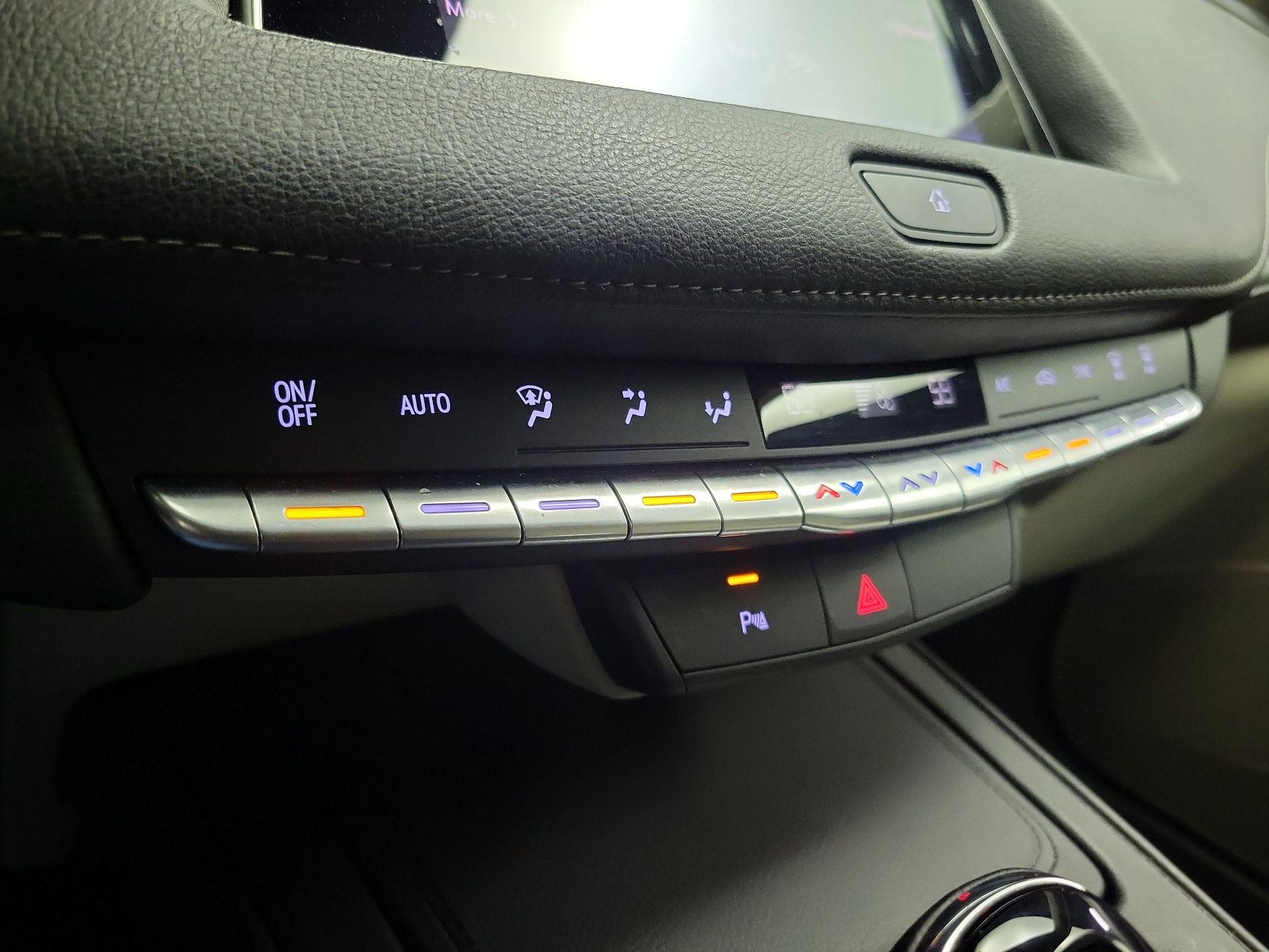 Thumbnail: 2023 Cadillac XT4 - 16