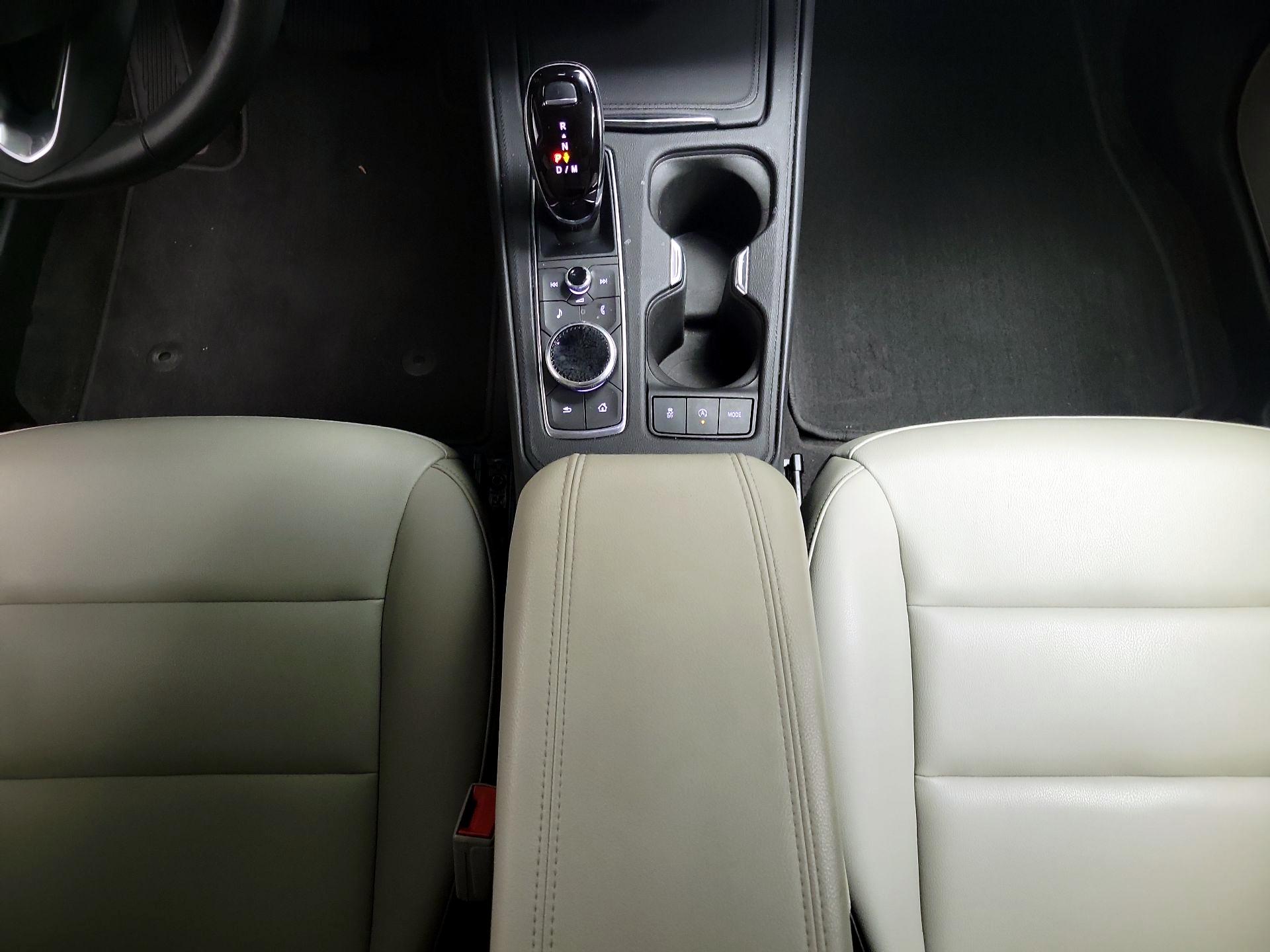 Thumbnail: 2023 Cadillac XT4 - 17