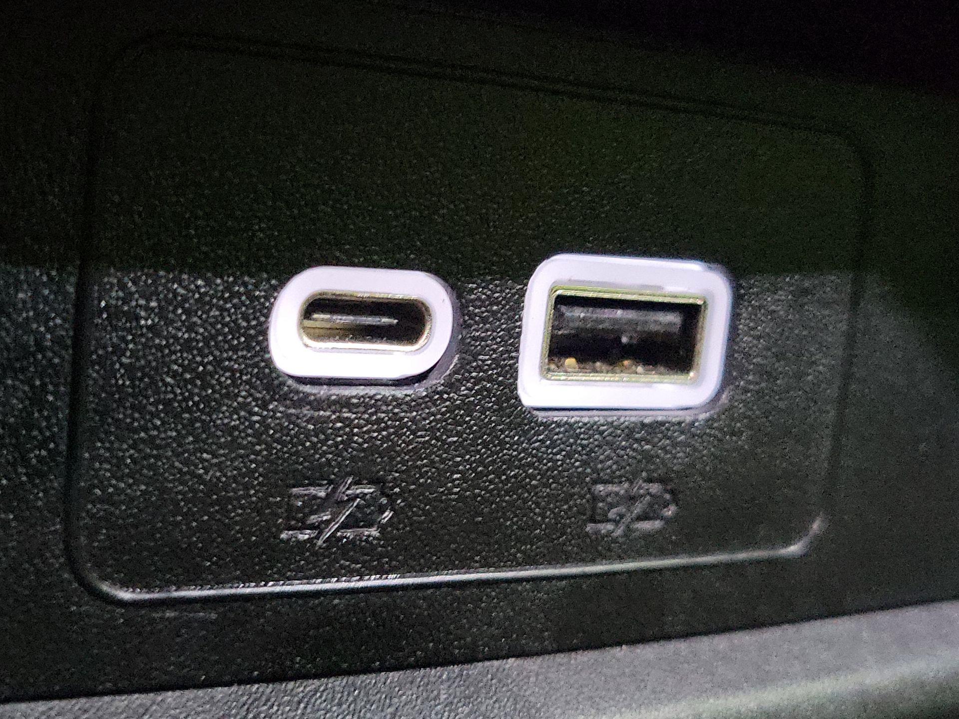 Thumbnail: 2023 Cadillac XT4 - 18