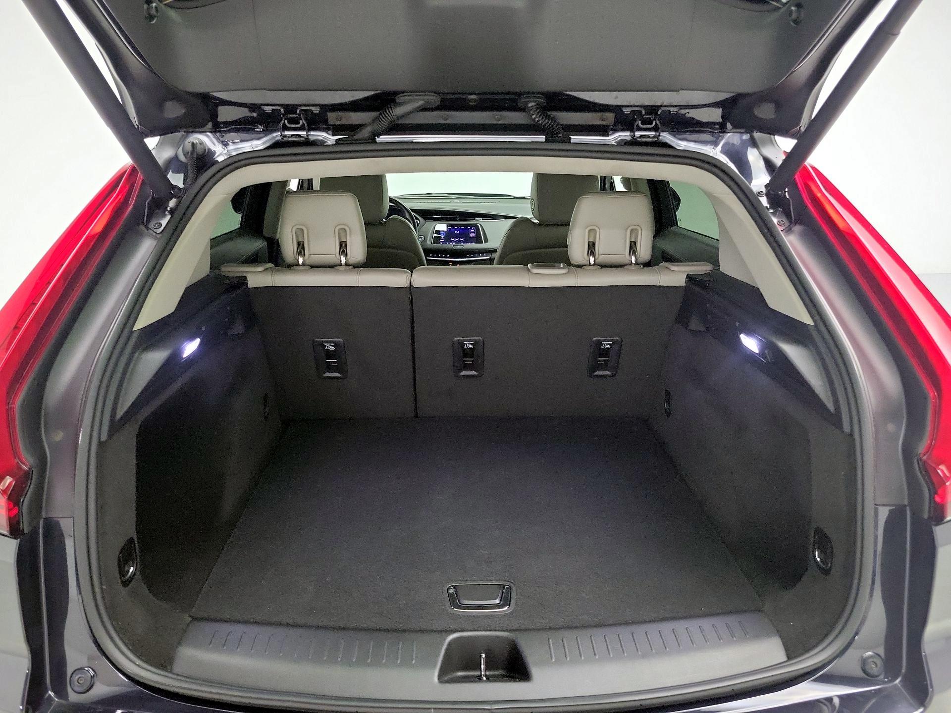 Thumbnail: 2023 Cadillac XT4 - 20