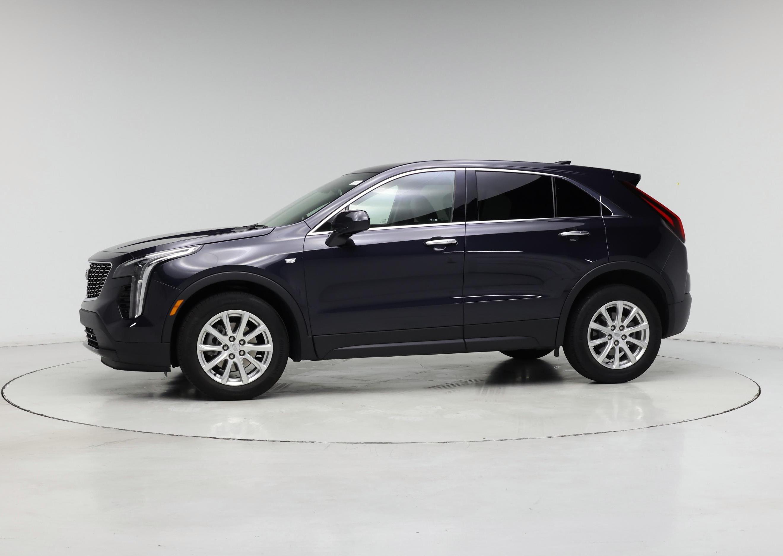 Thumbnail: 2023 Cadillac XT4 - 3