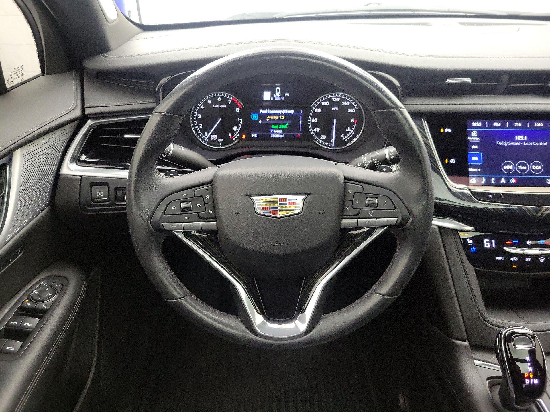 Thumbnail: 2023 Cadillac XT6 - 10