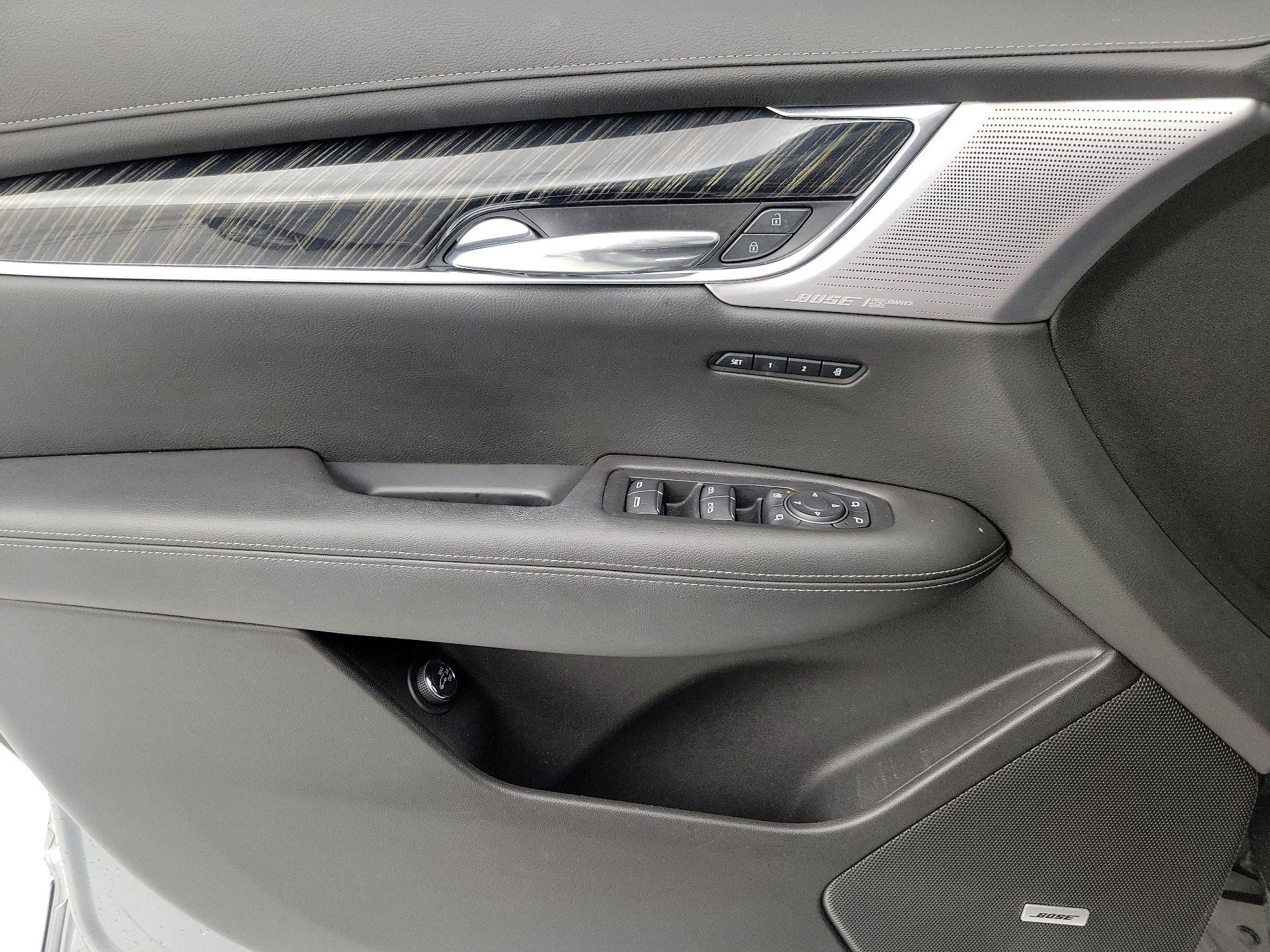 Thumbnail: 2023 Cadillac XT6 - 12