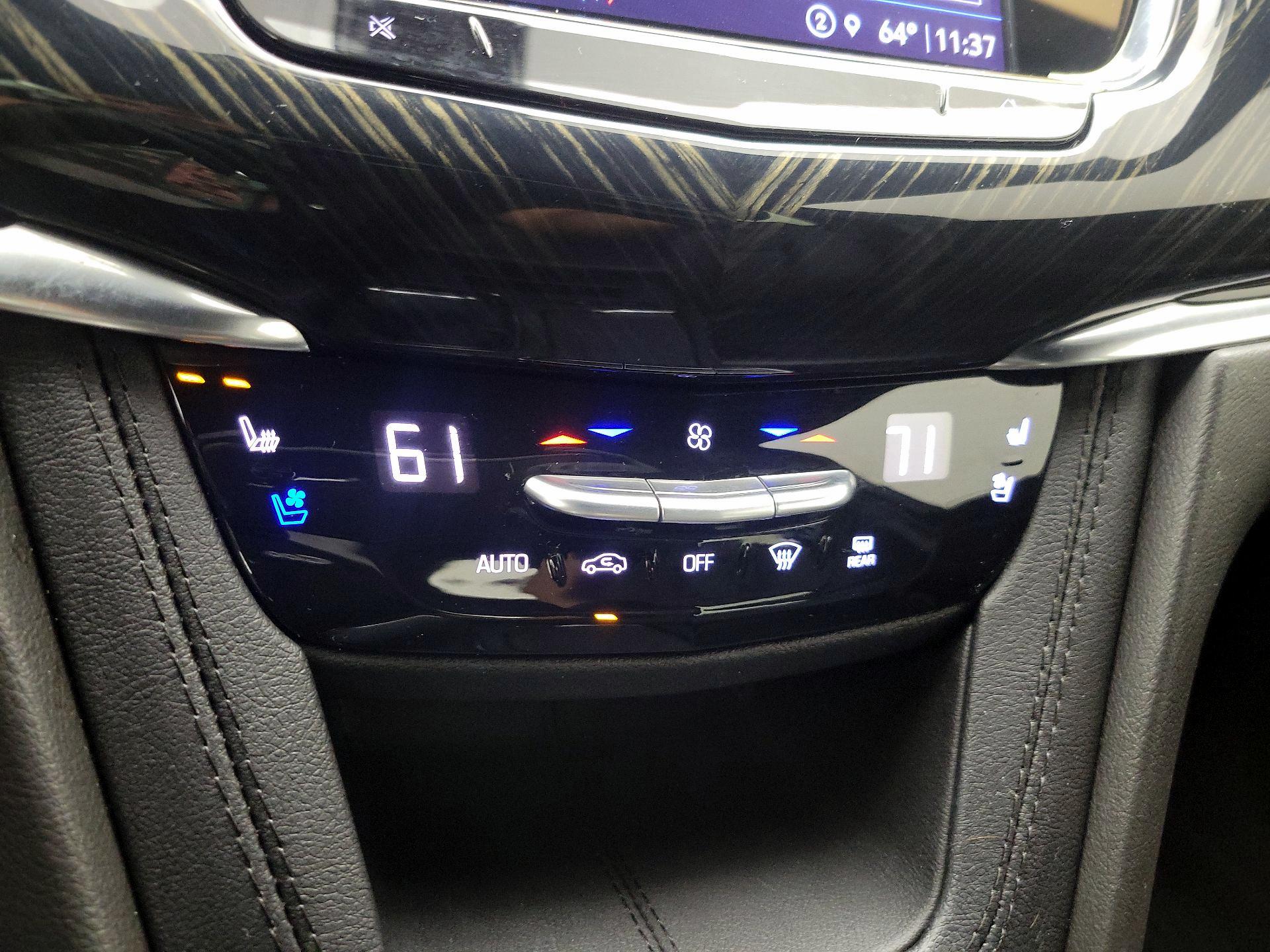 Thumbnail: 2023 Cadillac XT6 - 17