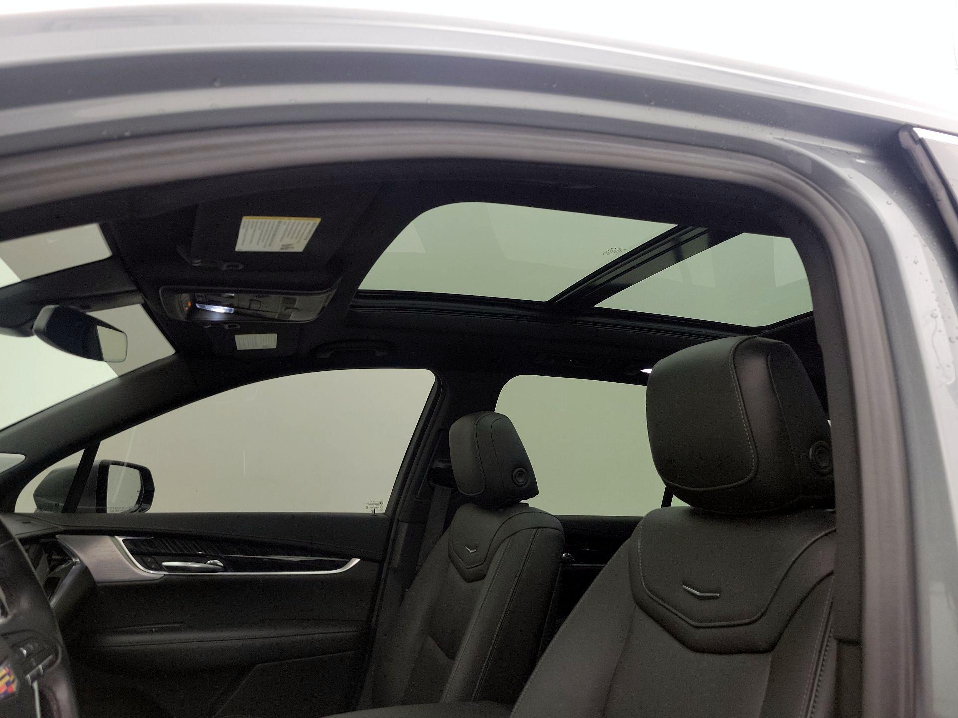 Thumbnail: 2023 Cadillac XT6 - 19