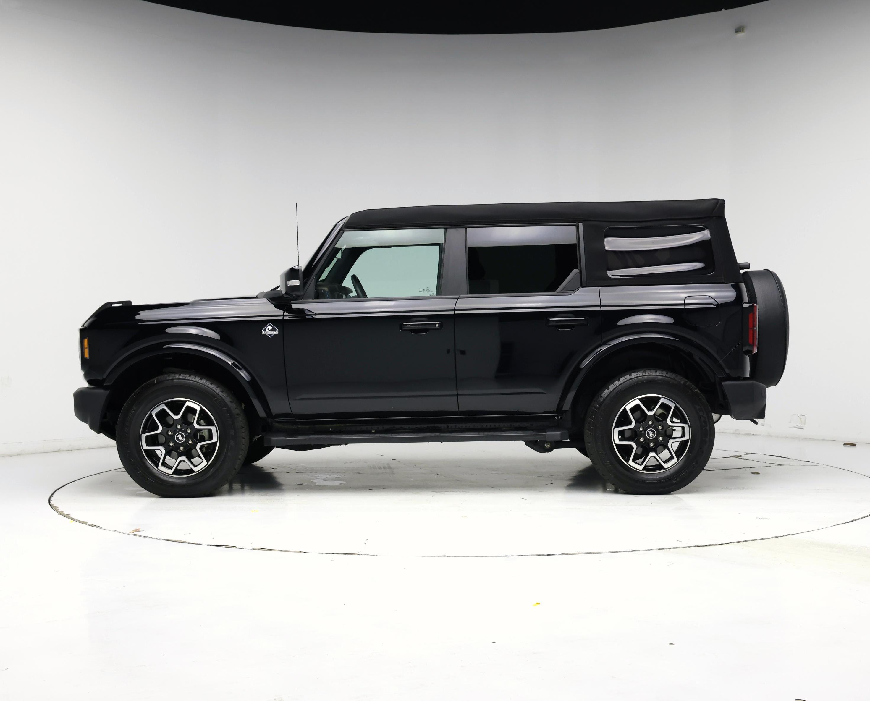 Thumbnail: 2023 Ford Bronco - 3