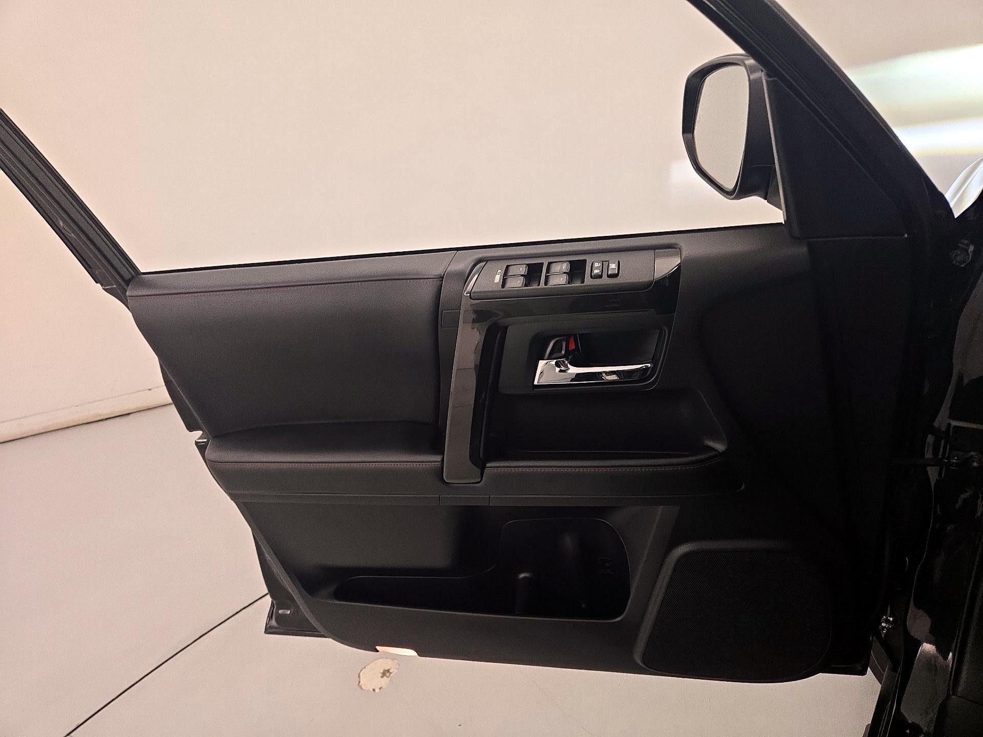 Thumbnail: 2023 Toyota 4Runner - 12