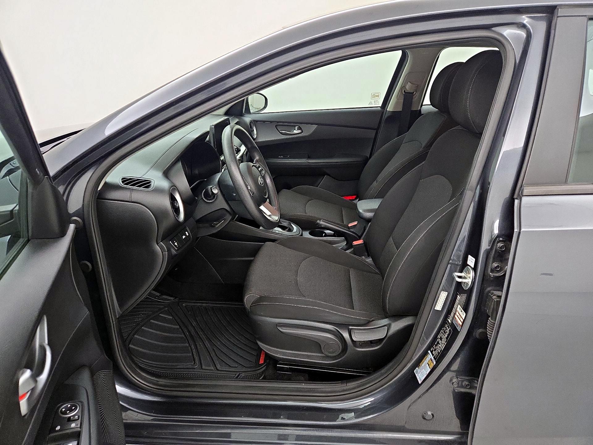 Thumbnail: 2021 Kia Forte - 11